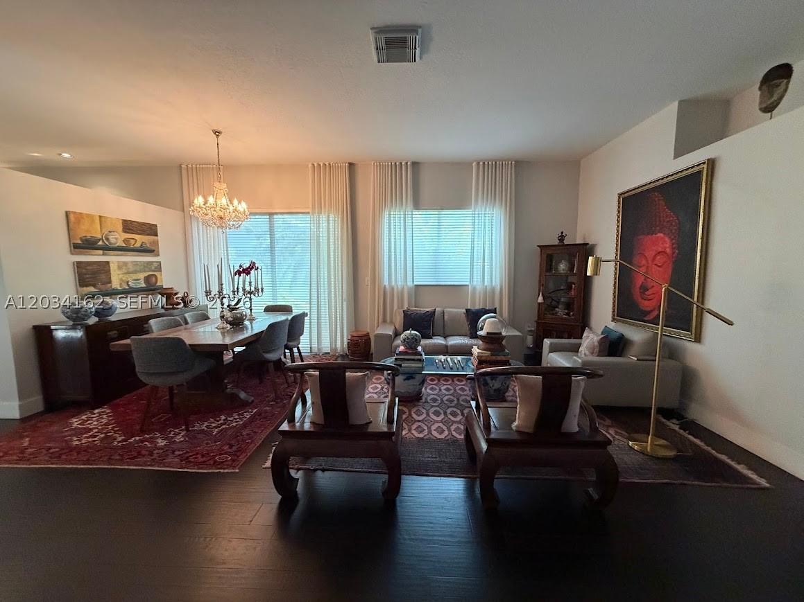property viewer photo 3