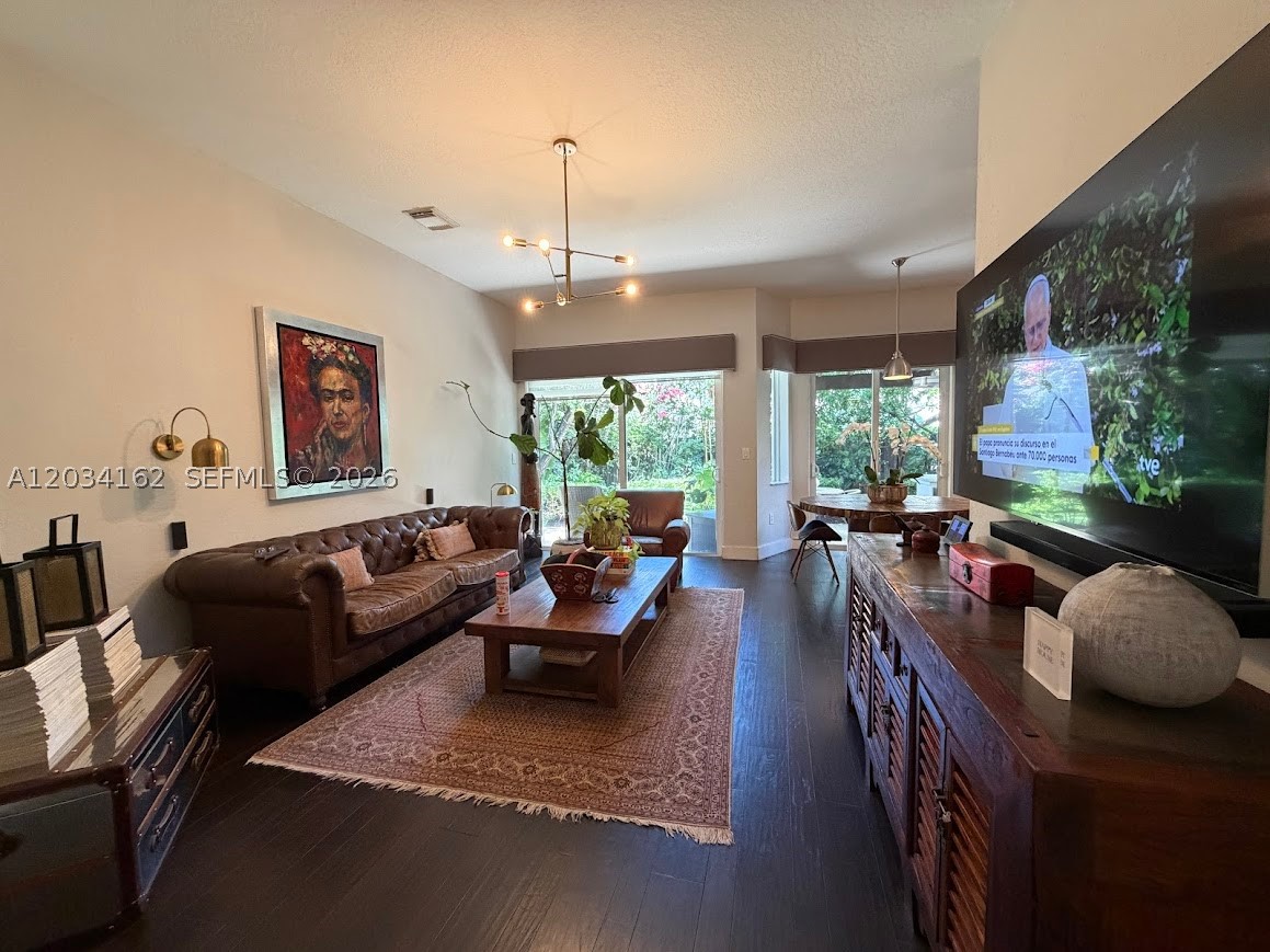 property viewer photo 5