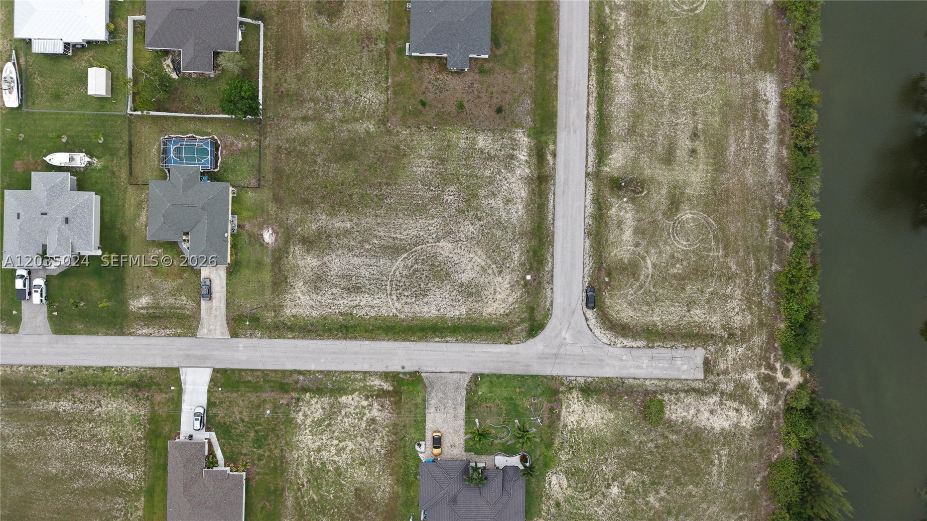 main property photo 17