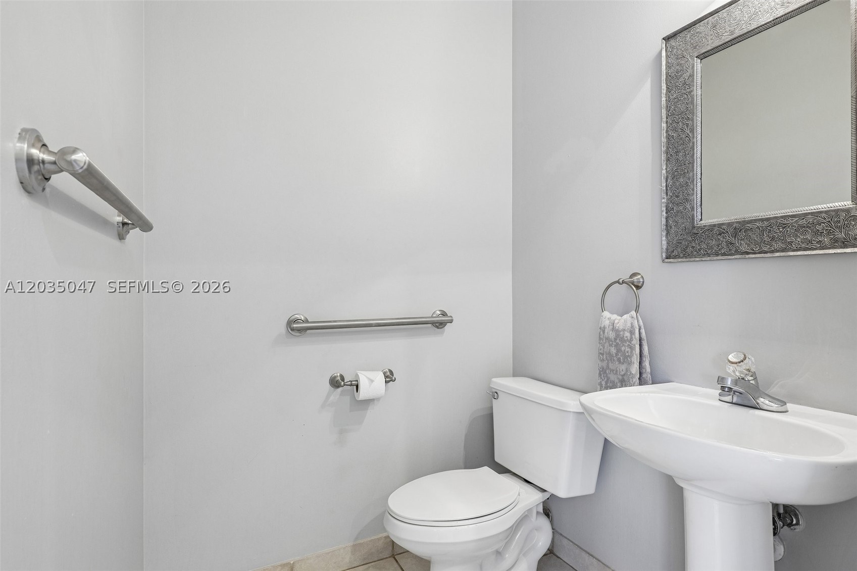 main property photo 23