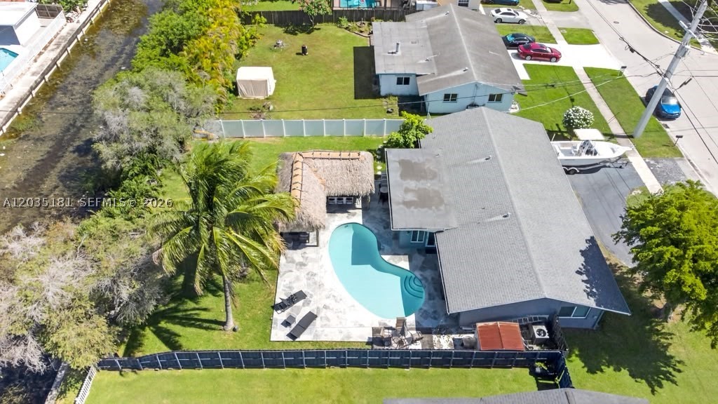 main property photo 12
