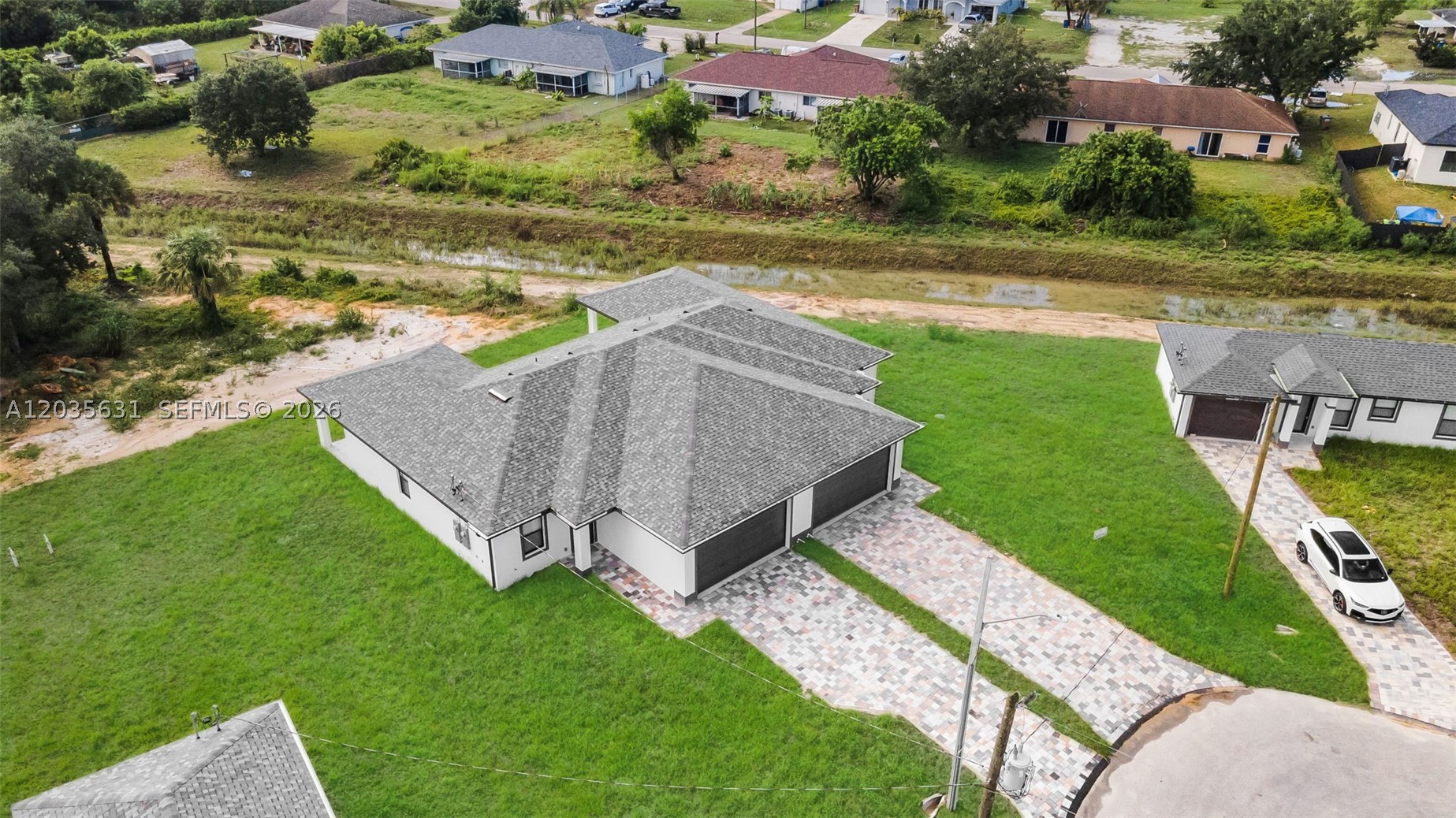 main property photo 22