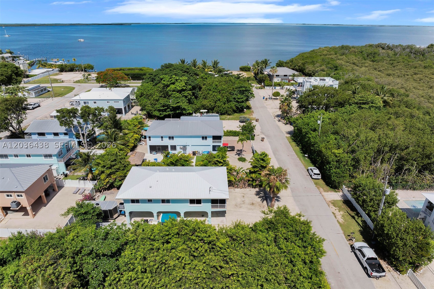 main property photo 28