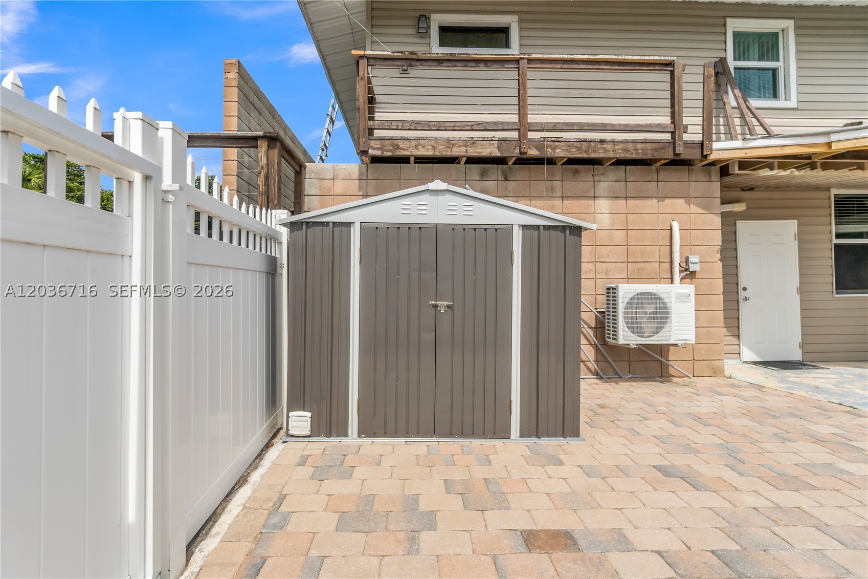 main property photo 40