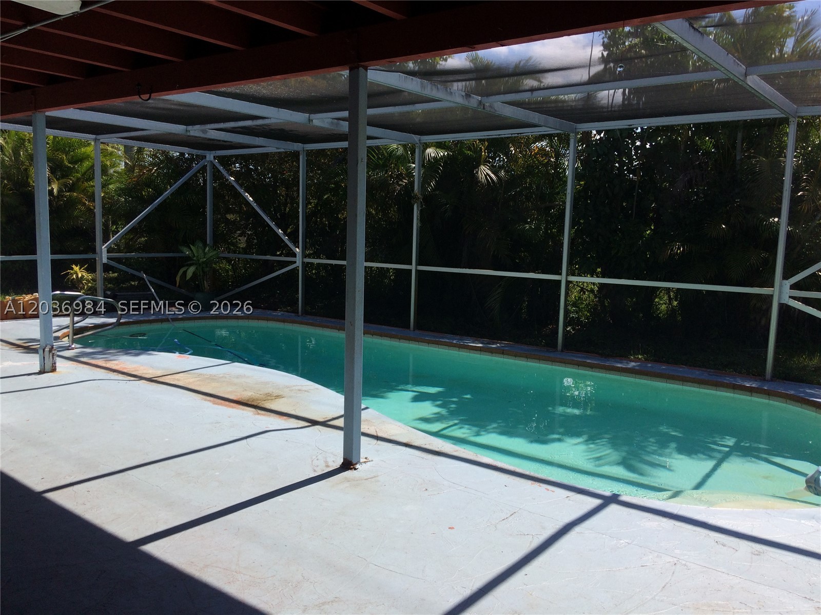 main property photo 17