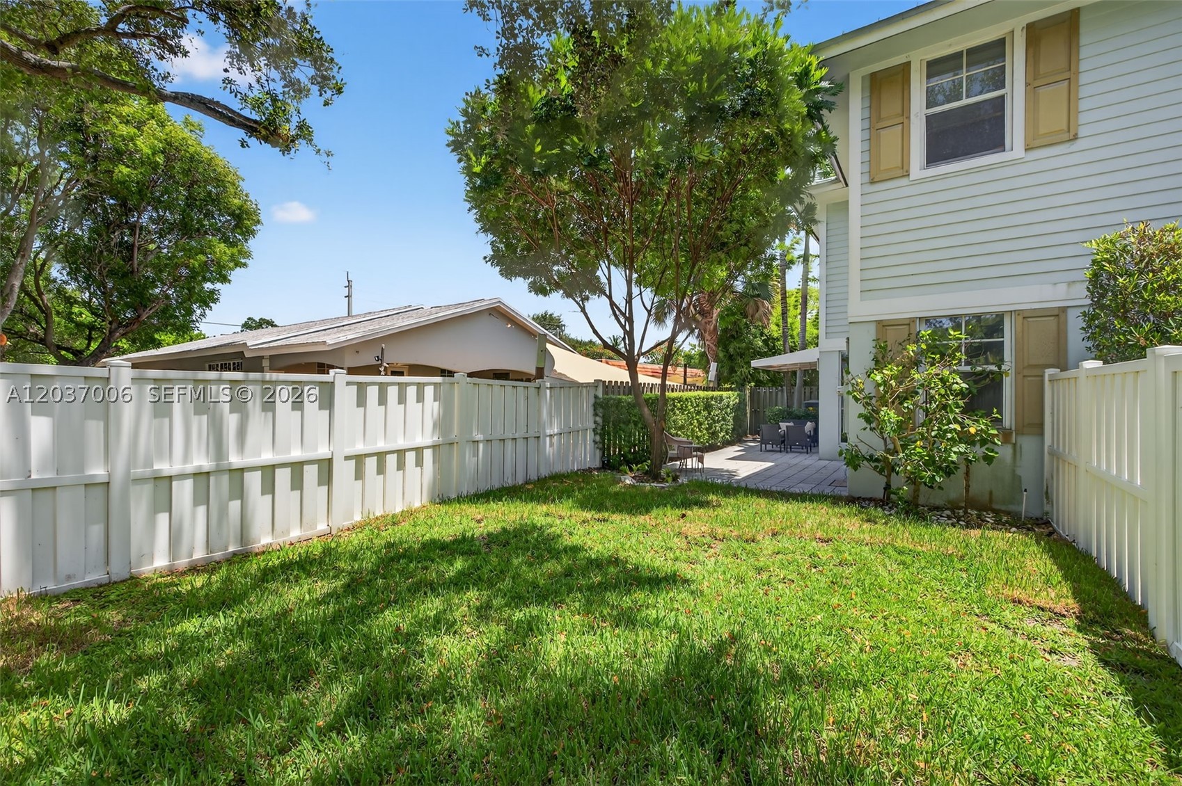 main property photo 49