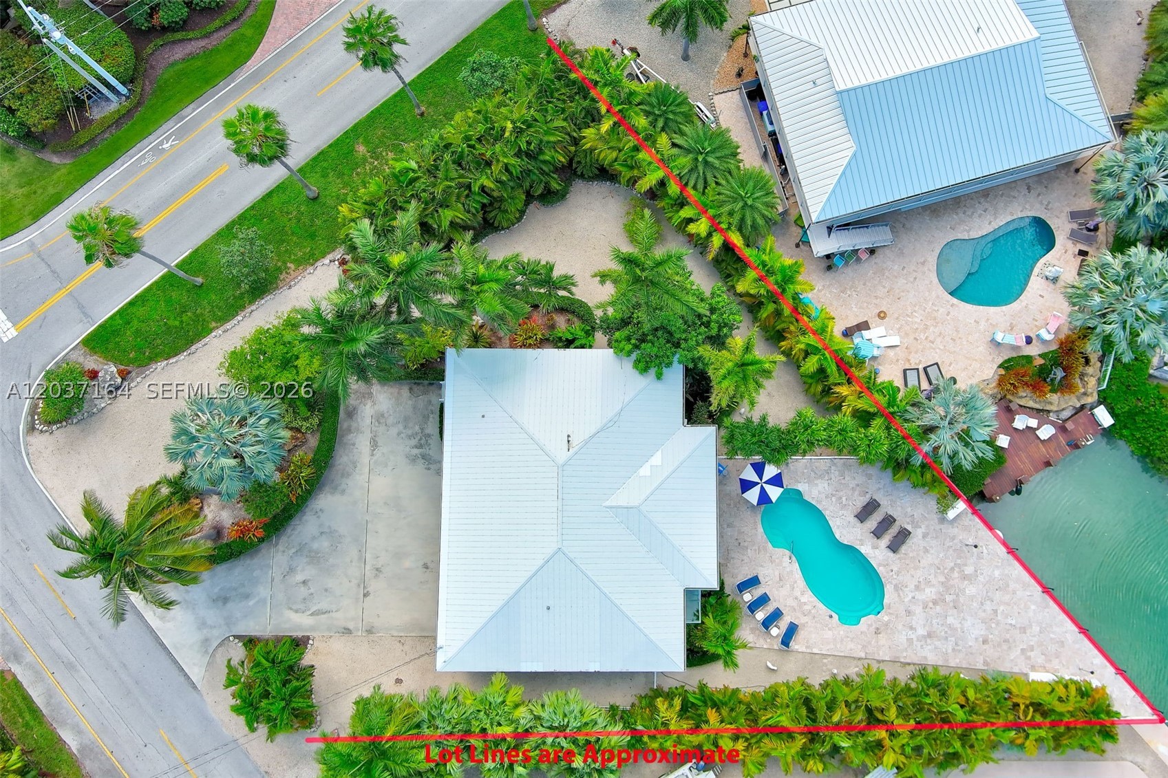 main property photo 17