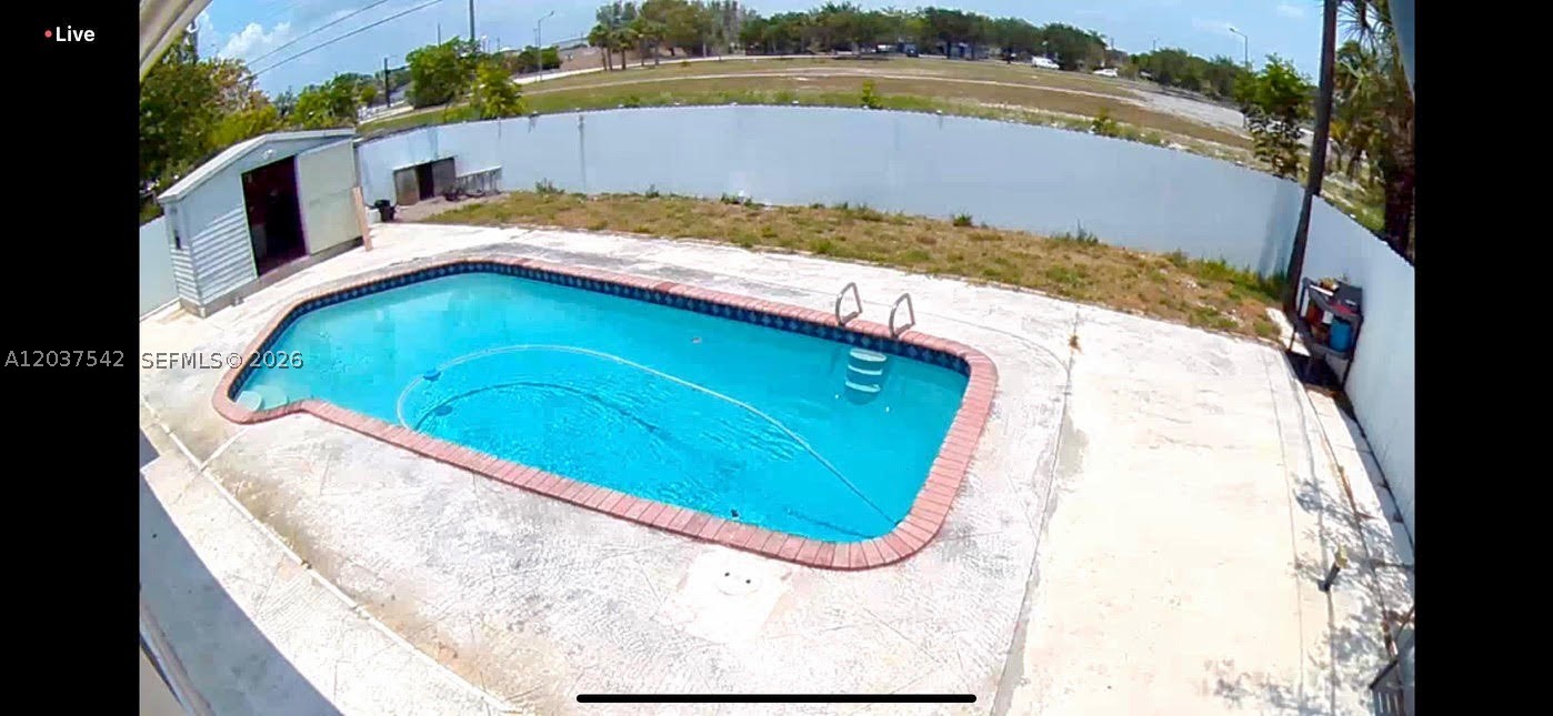 main property photo 25