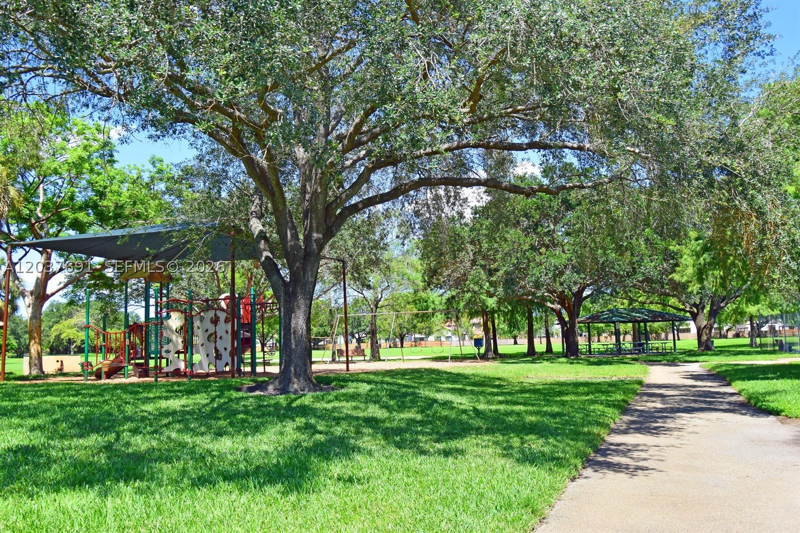 main property photo 50