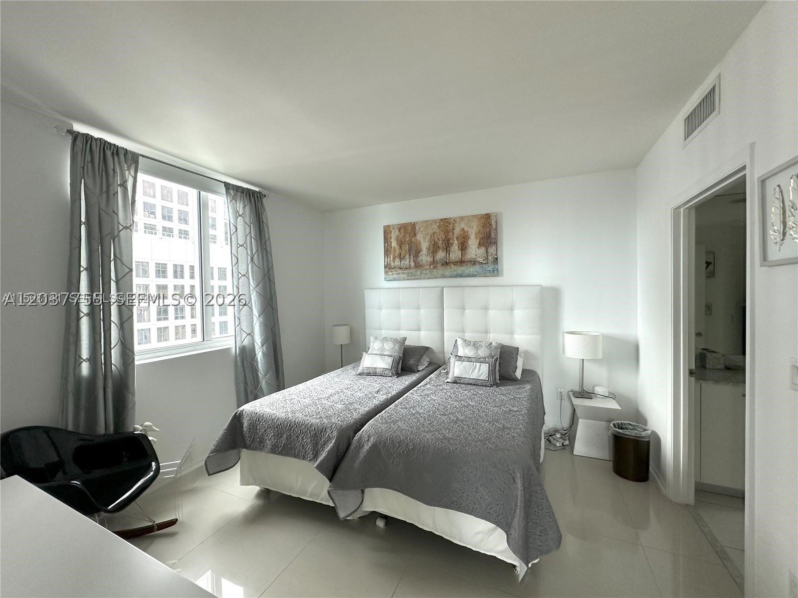 property viewer photo 3