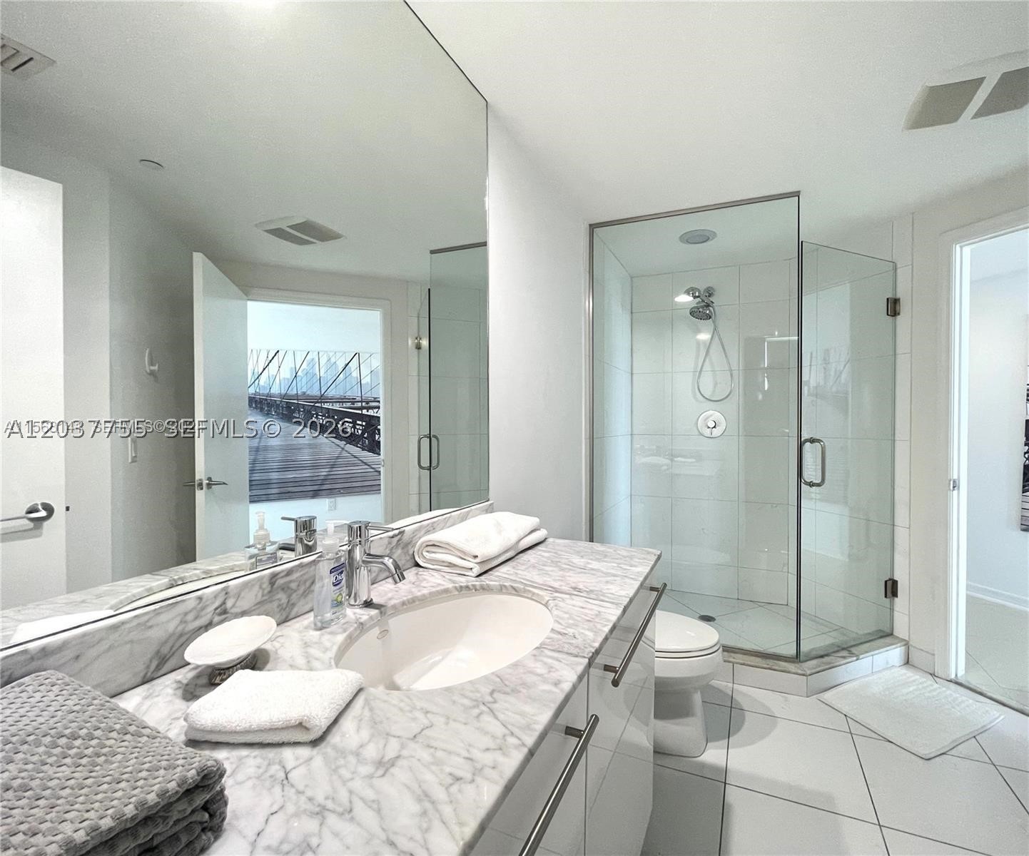 property viewer photo 4