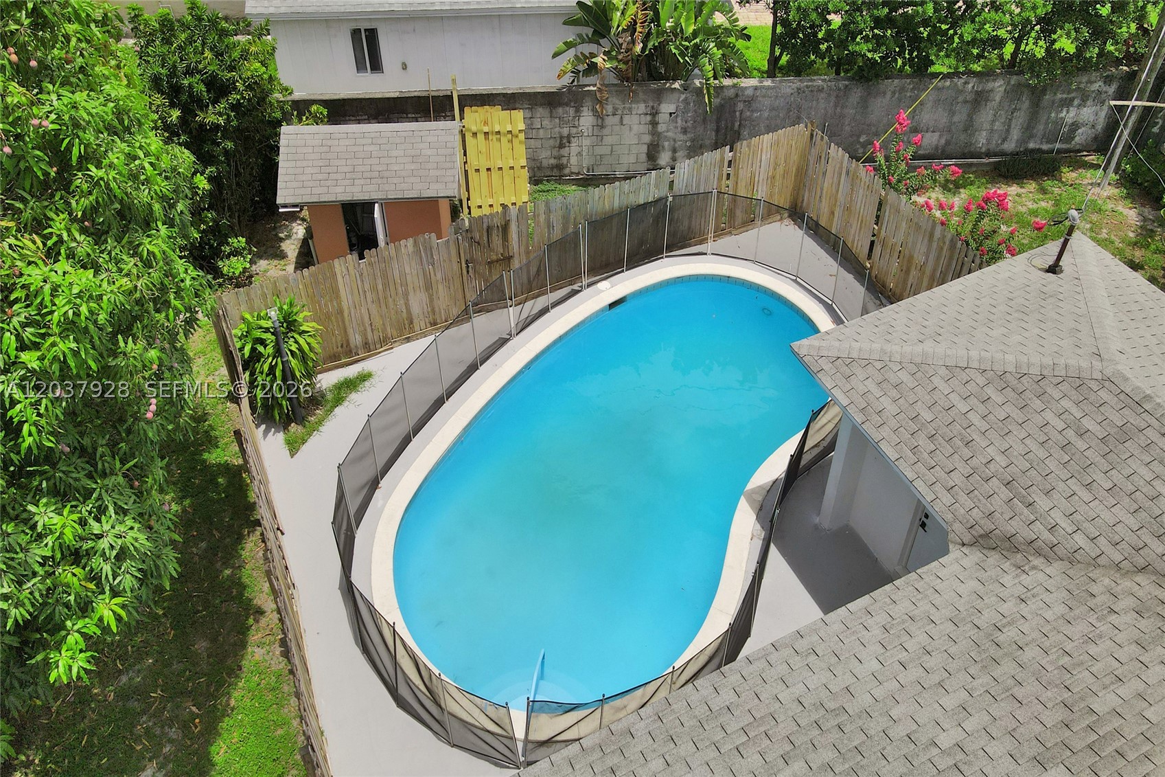 main property photo 45