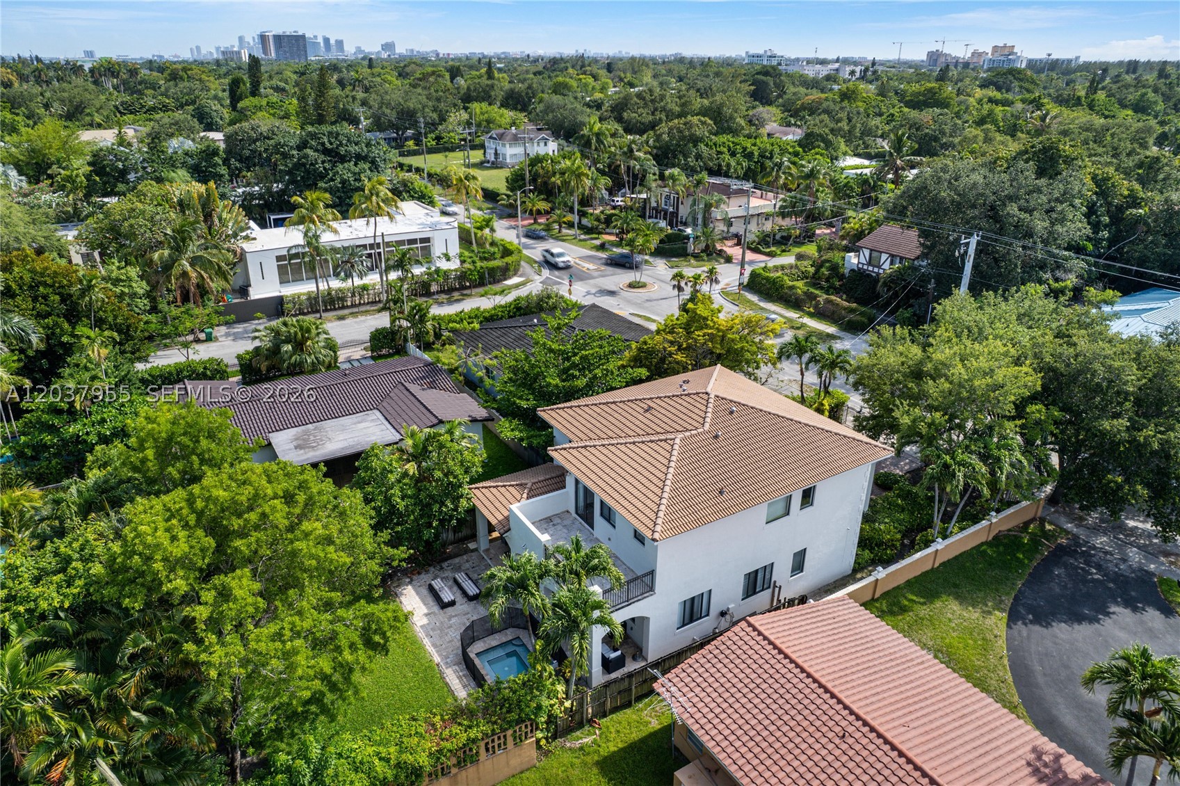 main property photo 19
