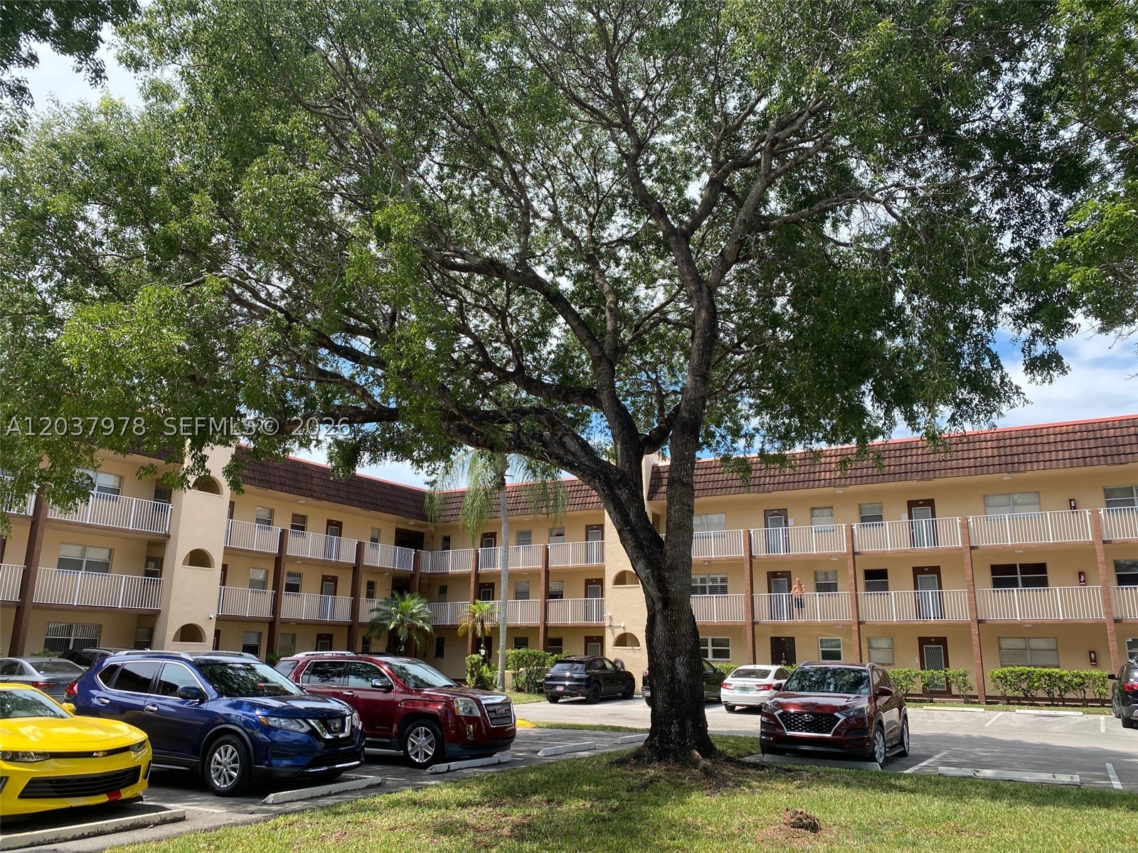 main property photo 14