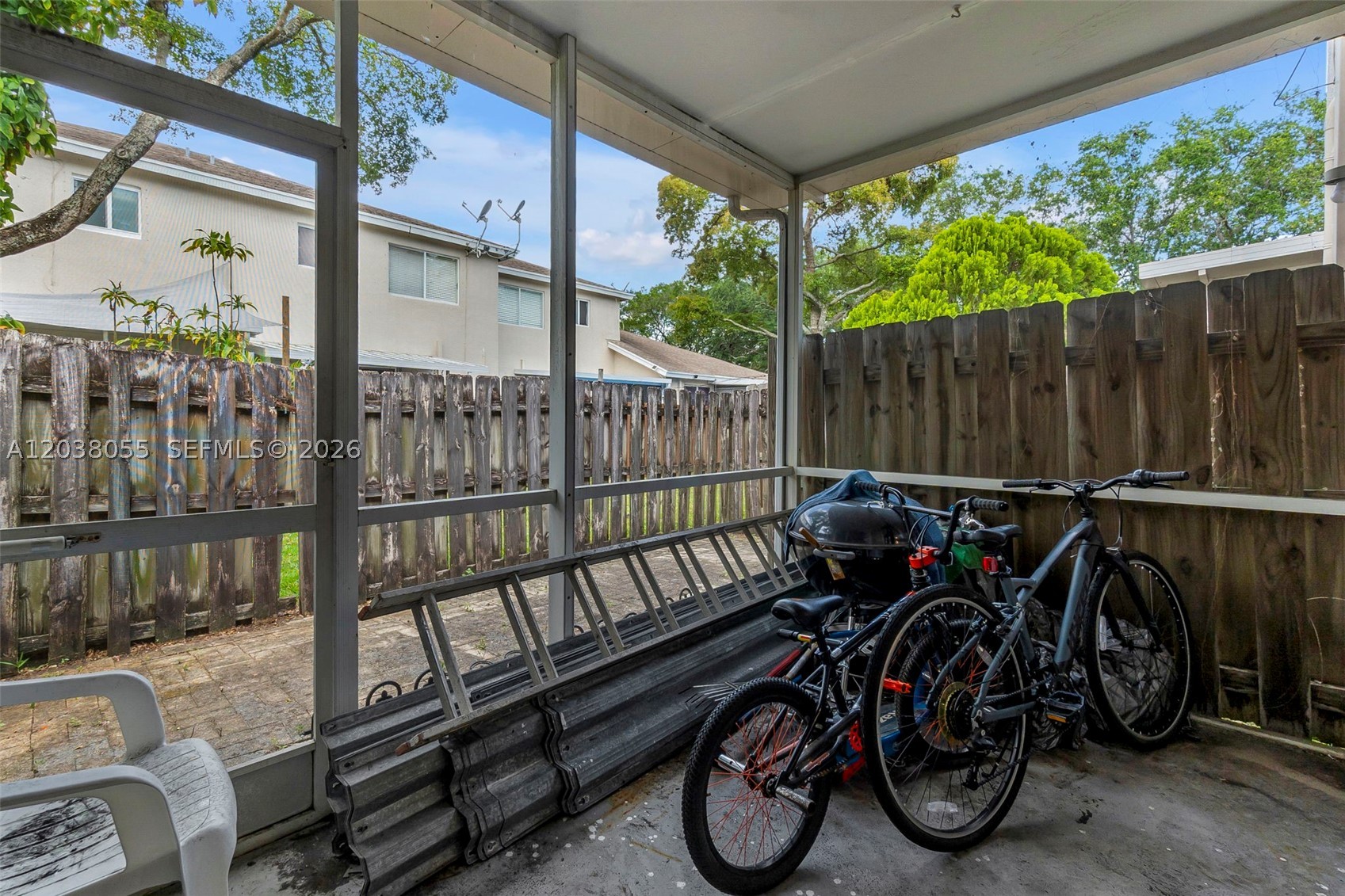 main property photo 22