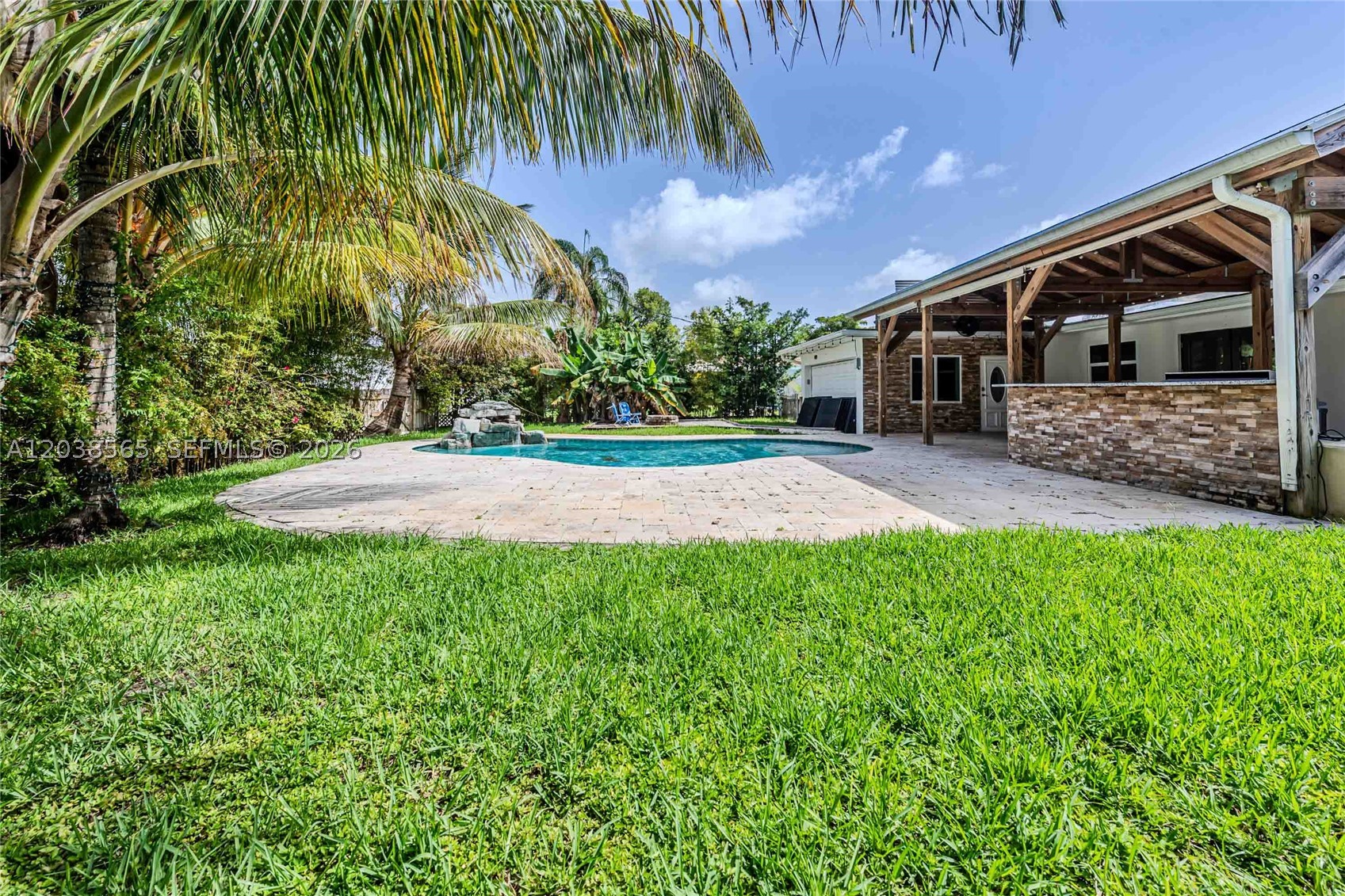 main property photo 26