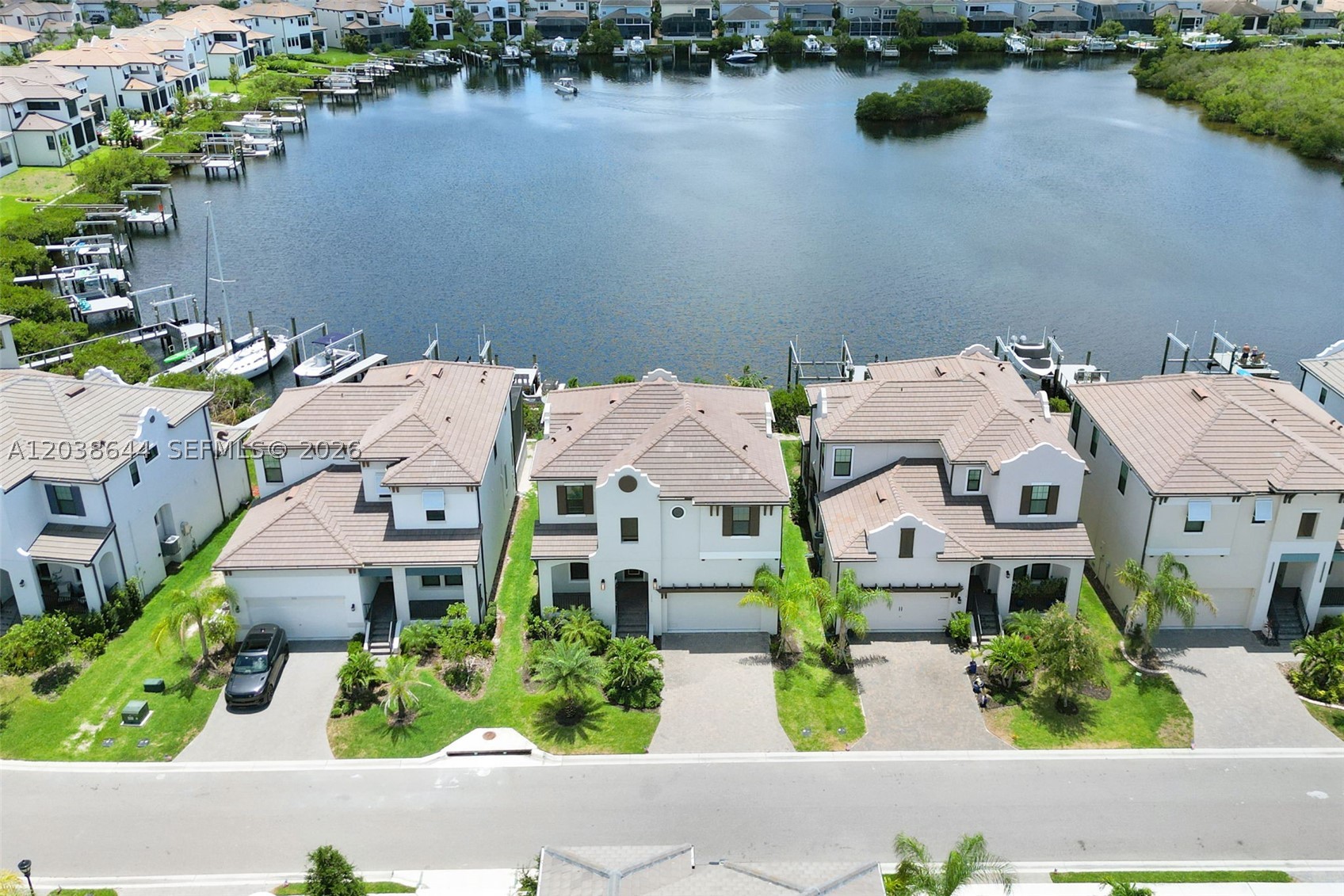main property photo 5