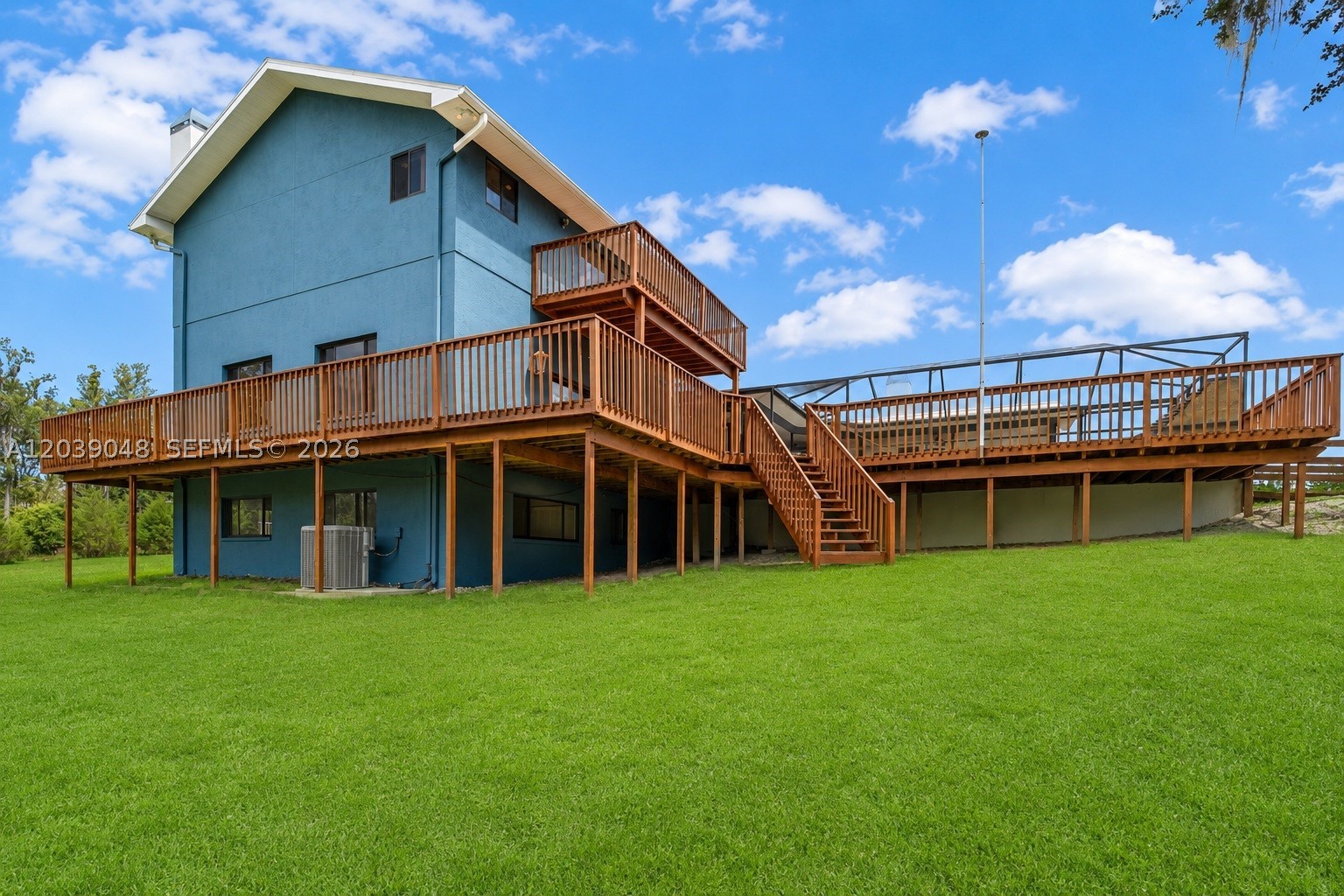 main property photo 17