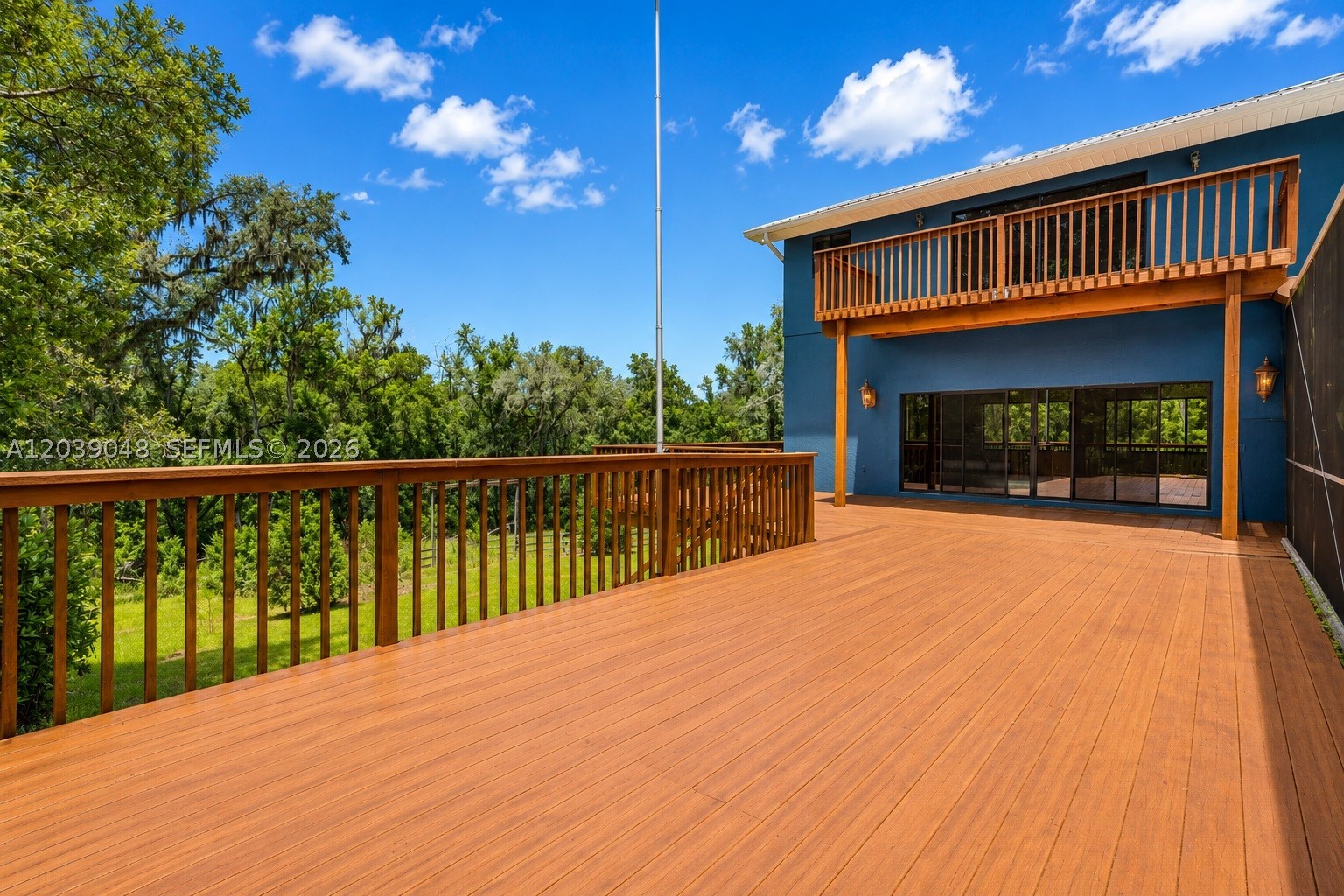 main property photo 40