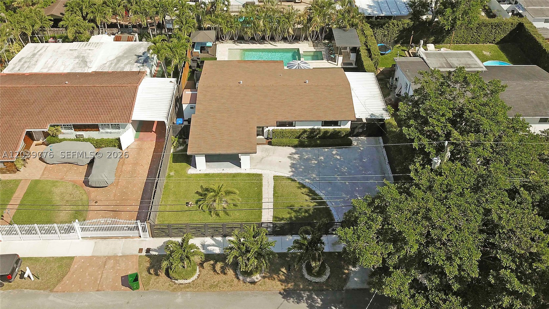 main property photo 39