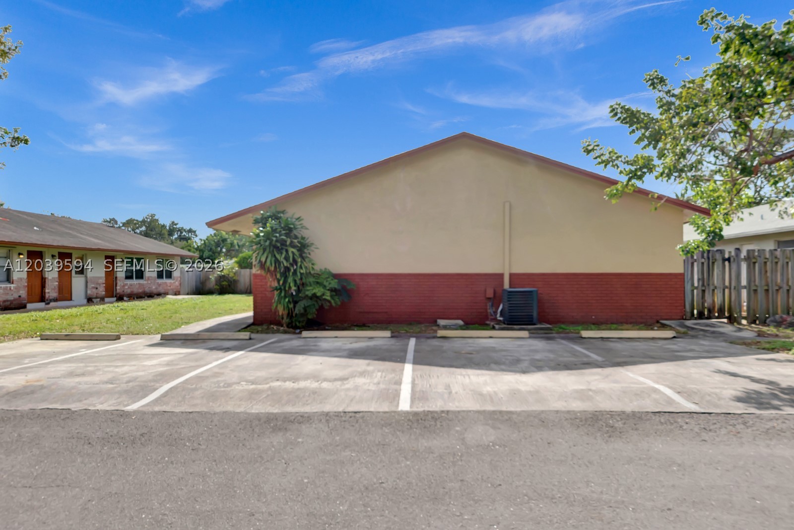 main property photo 20