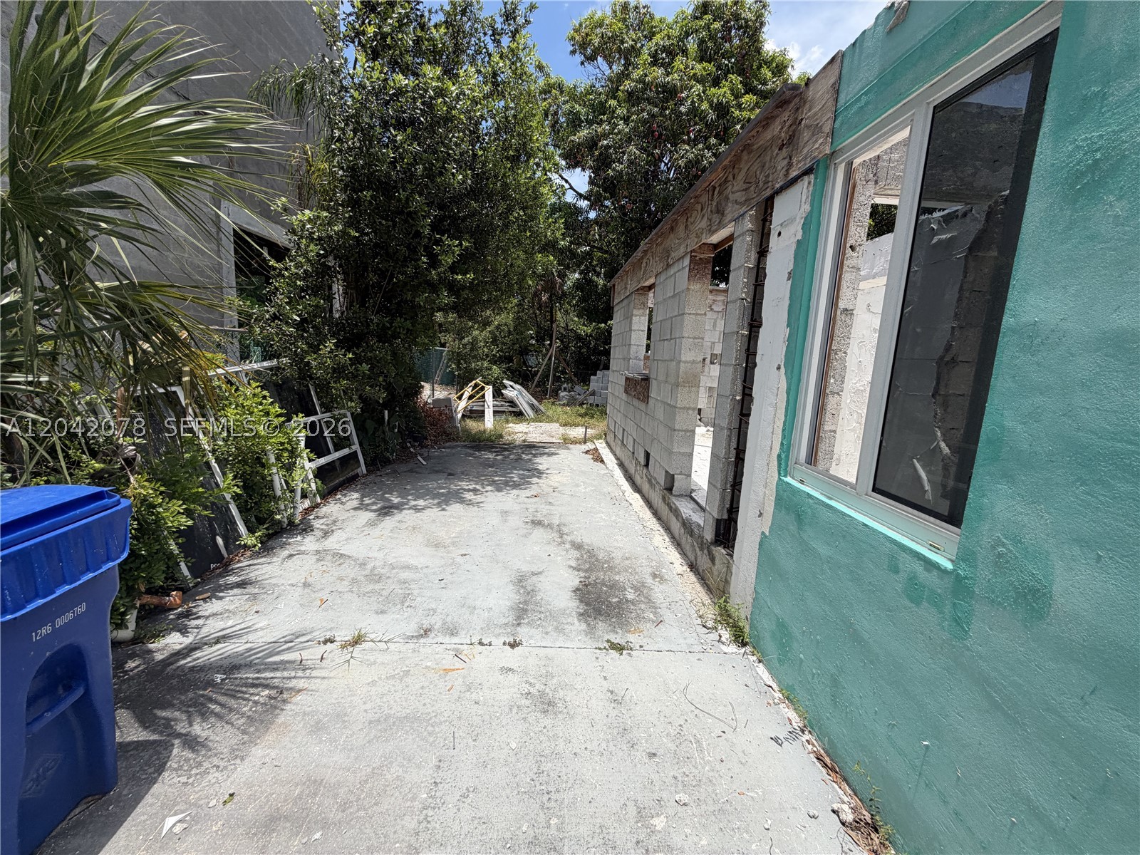 main property photo 5