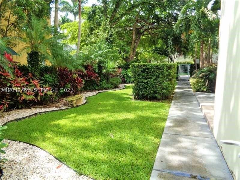 property viewer photo 1