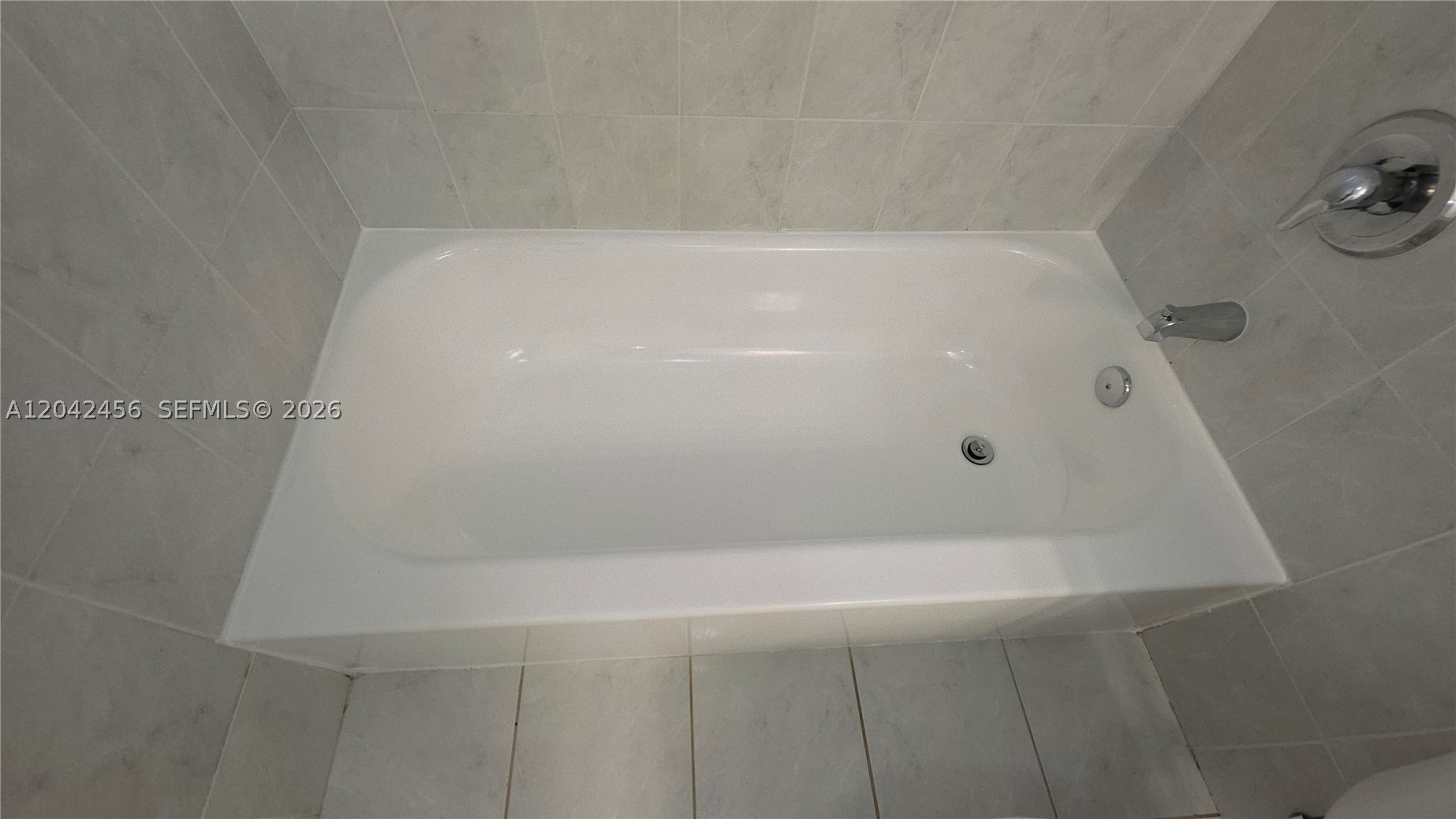 property viewer photo 10