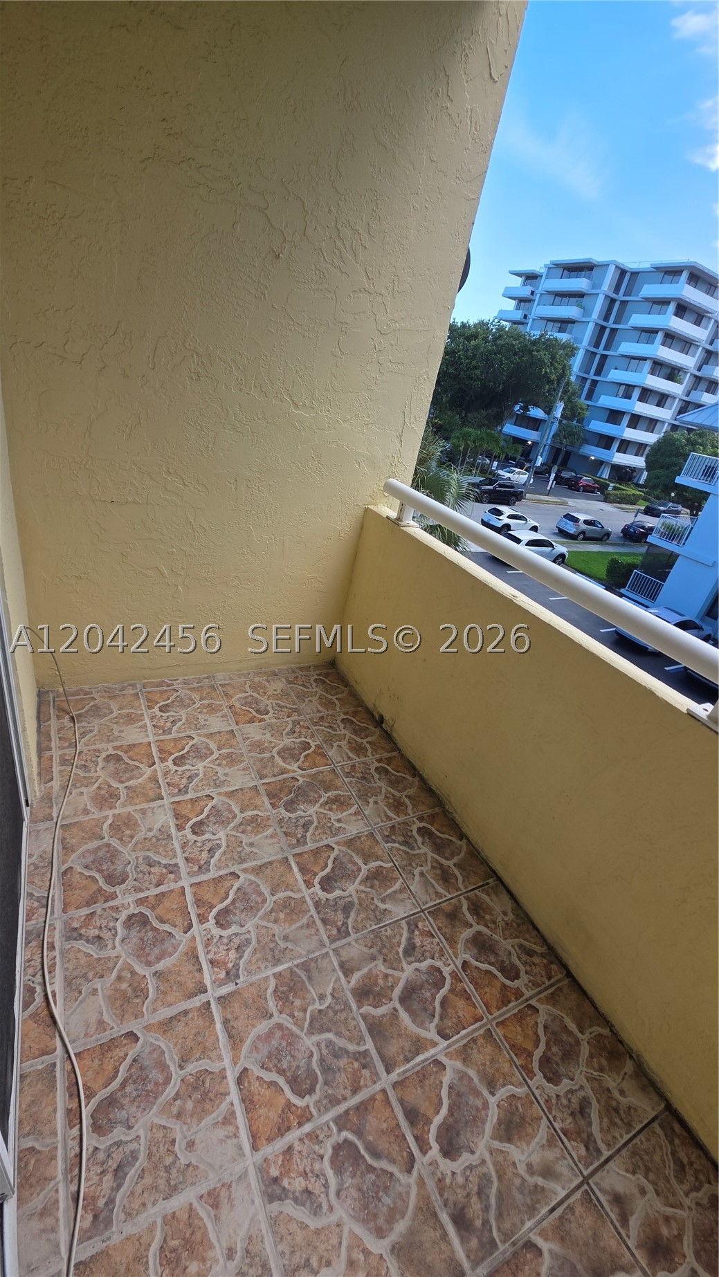 property viewer photo 15