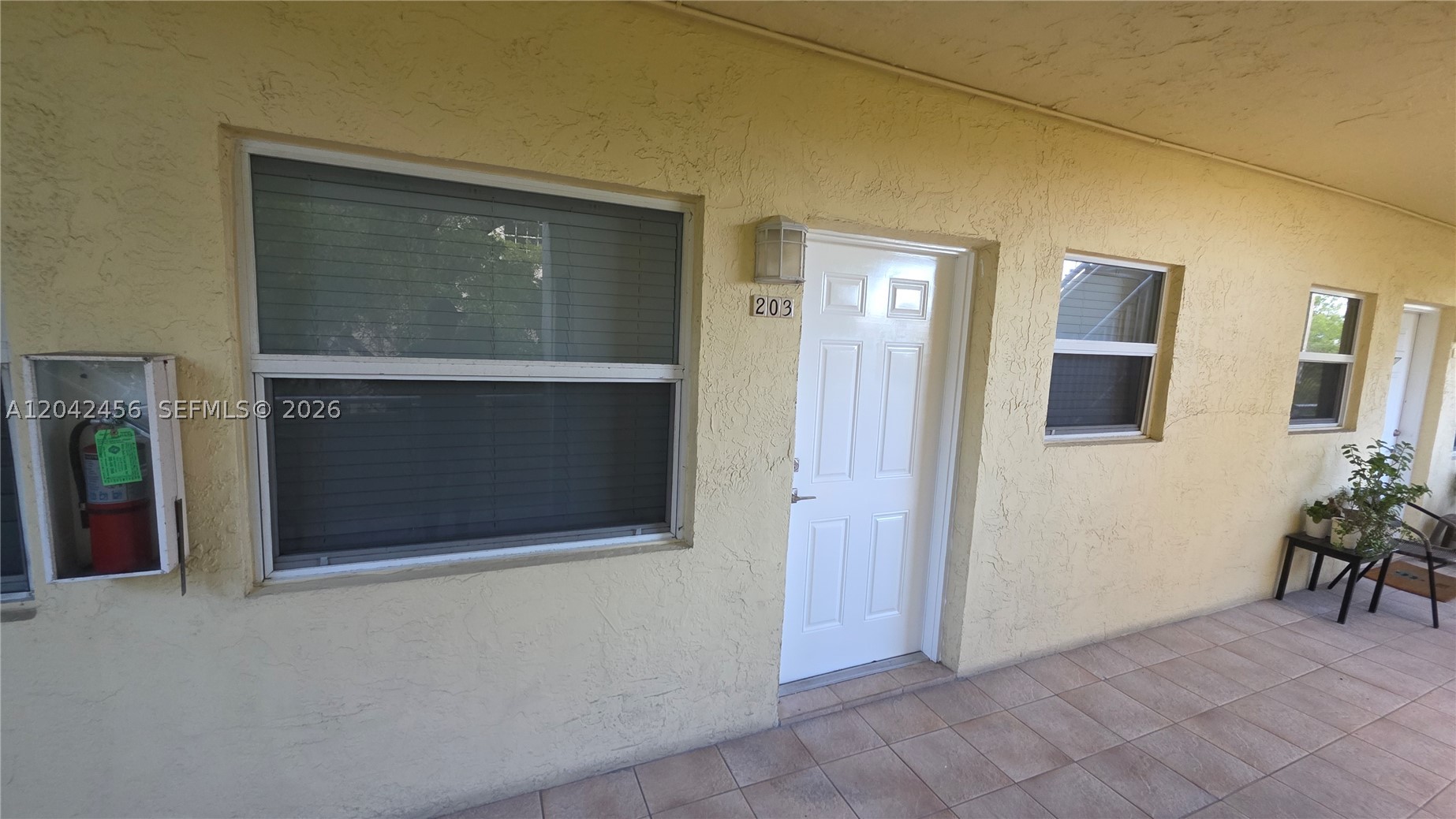 property viewer photo 2