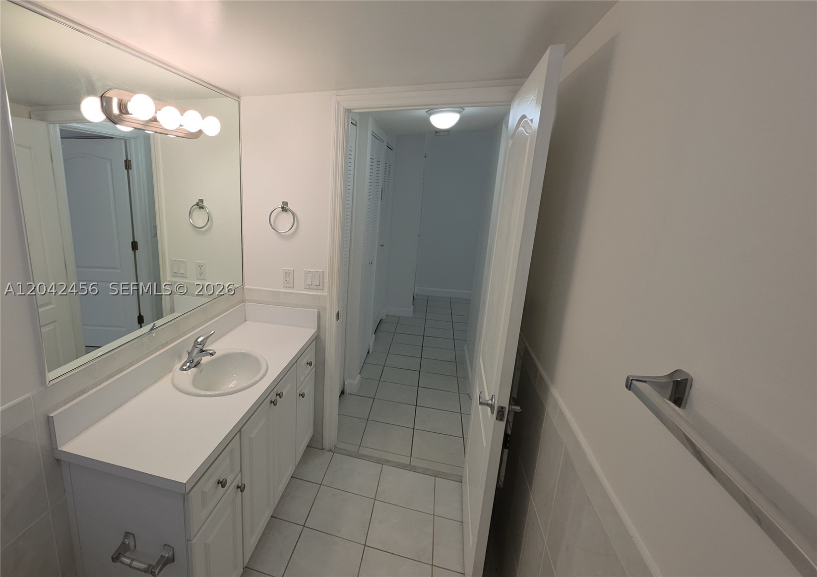 property viewer photo 9