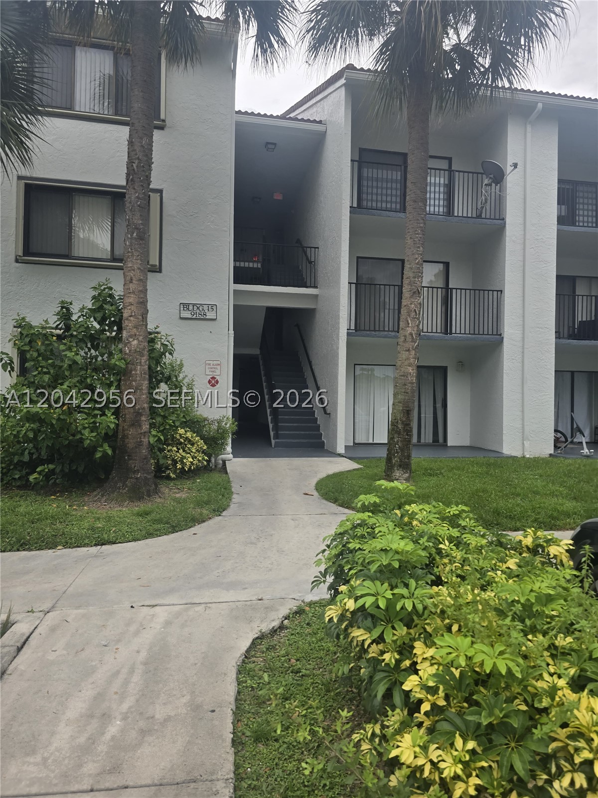 main property photo 17