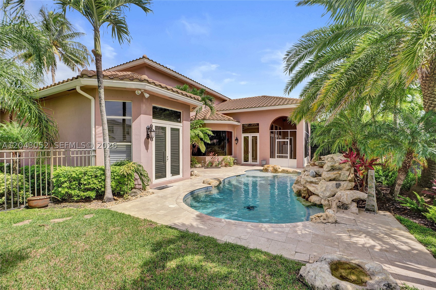 main property photo 17