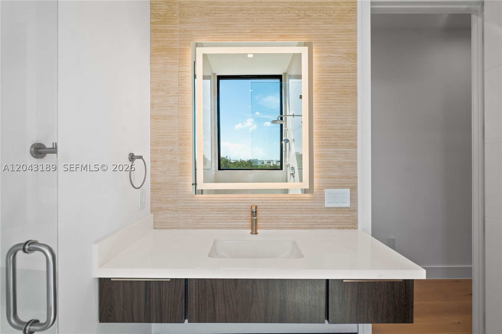 main property photo 89