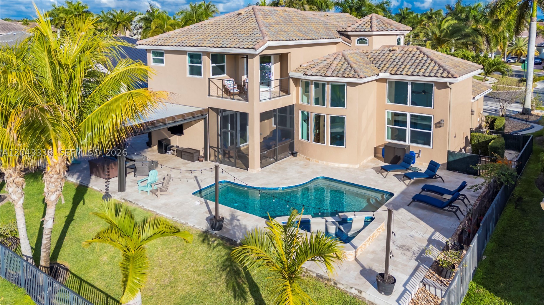main property photo 4