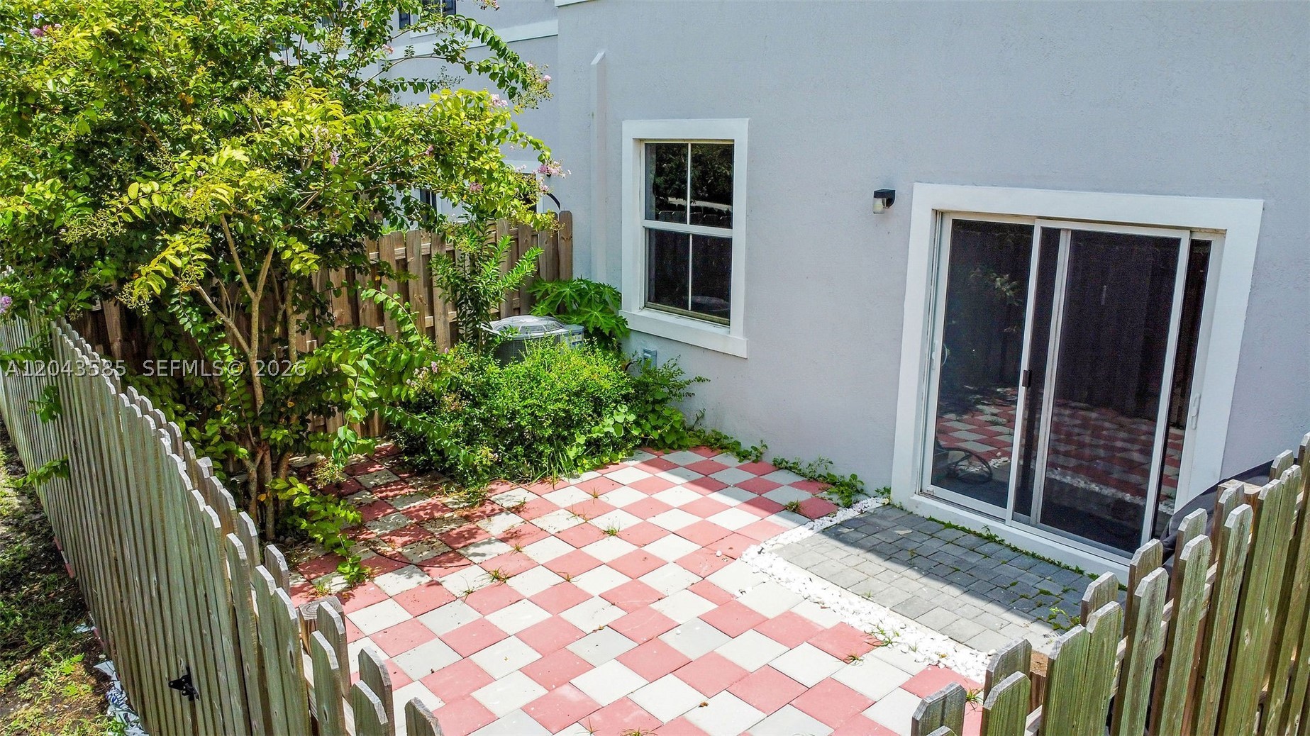 main property photo 11
