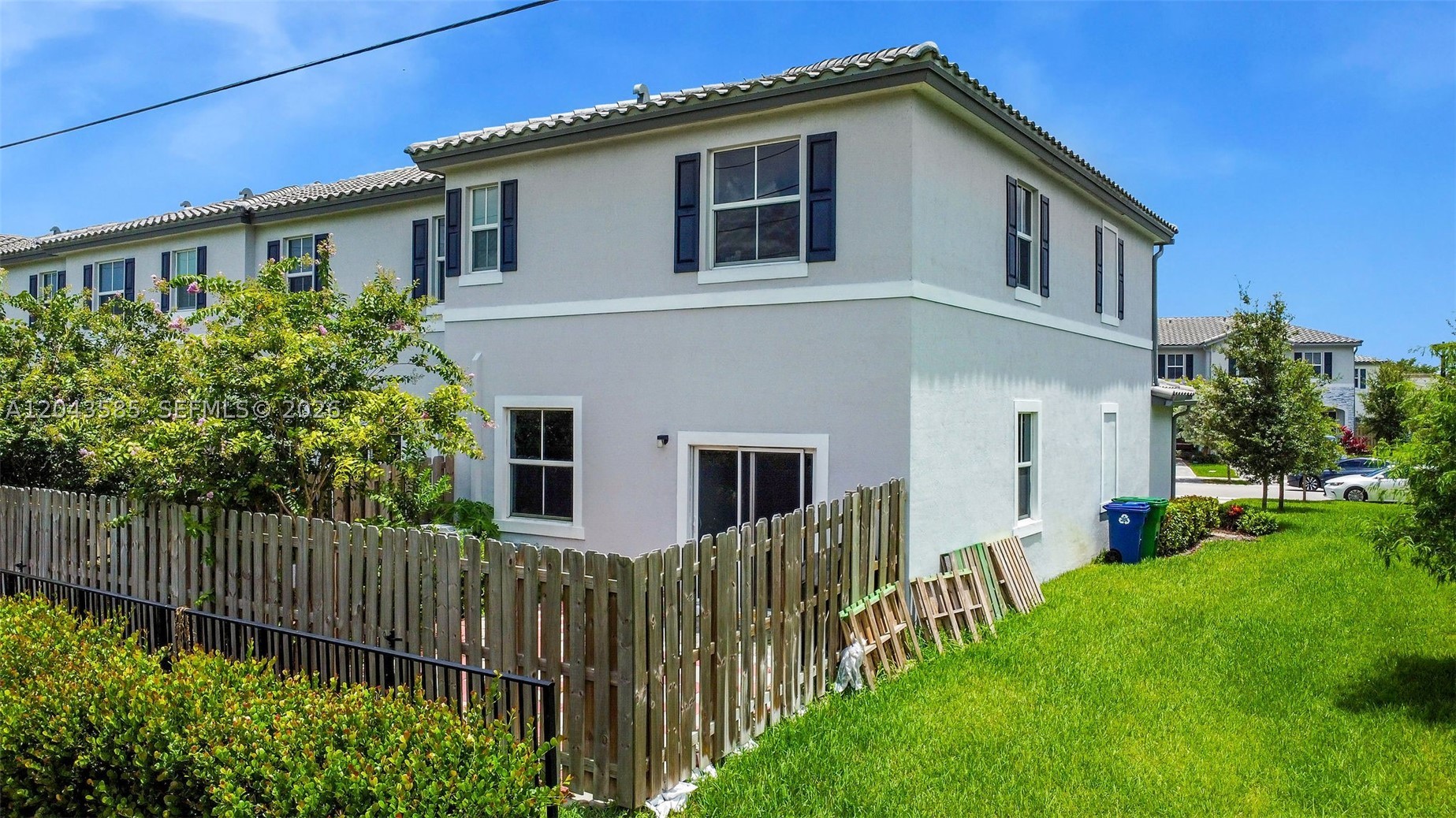 main property photo 17