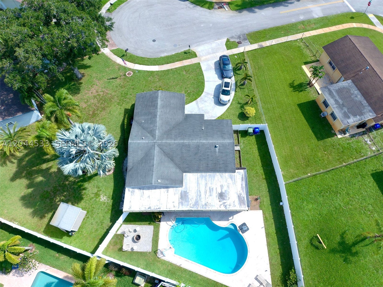 main property photo 18