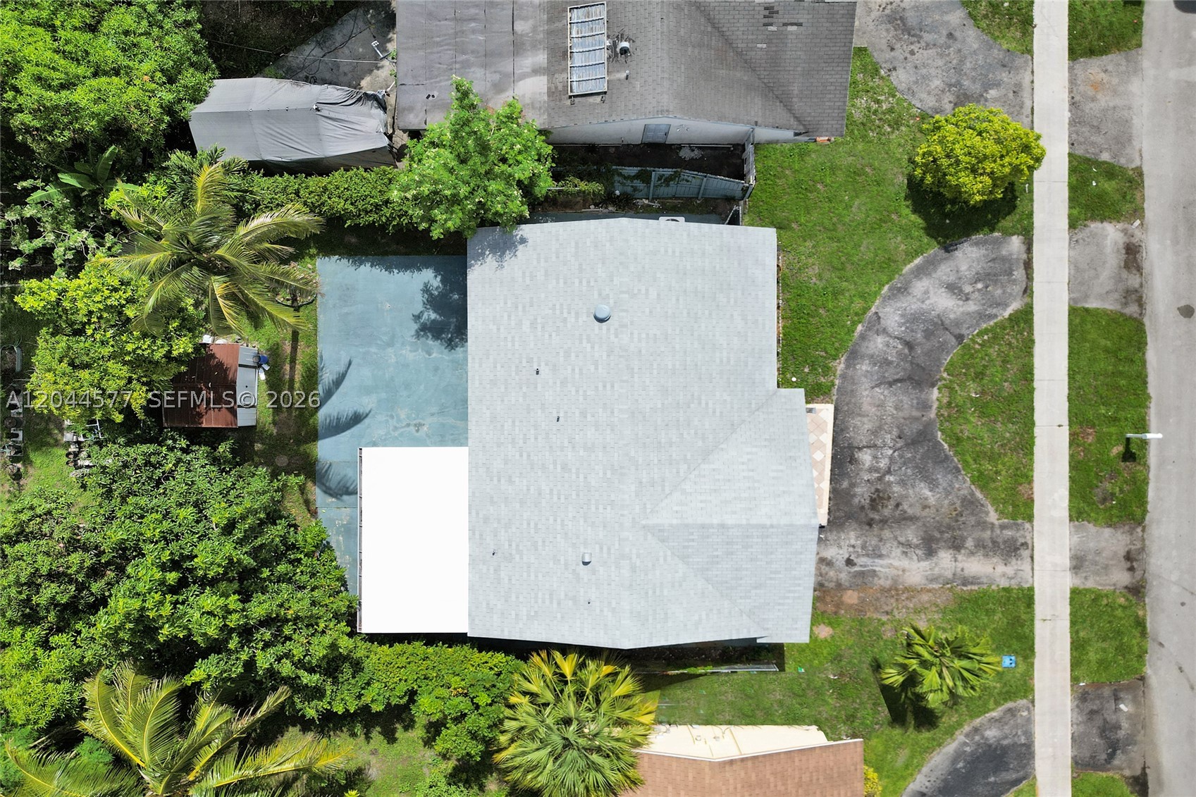 main property photo 41