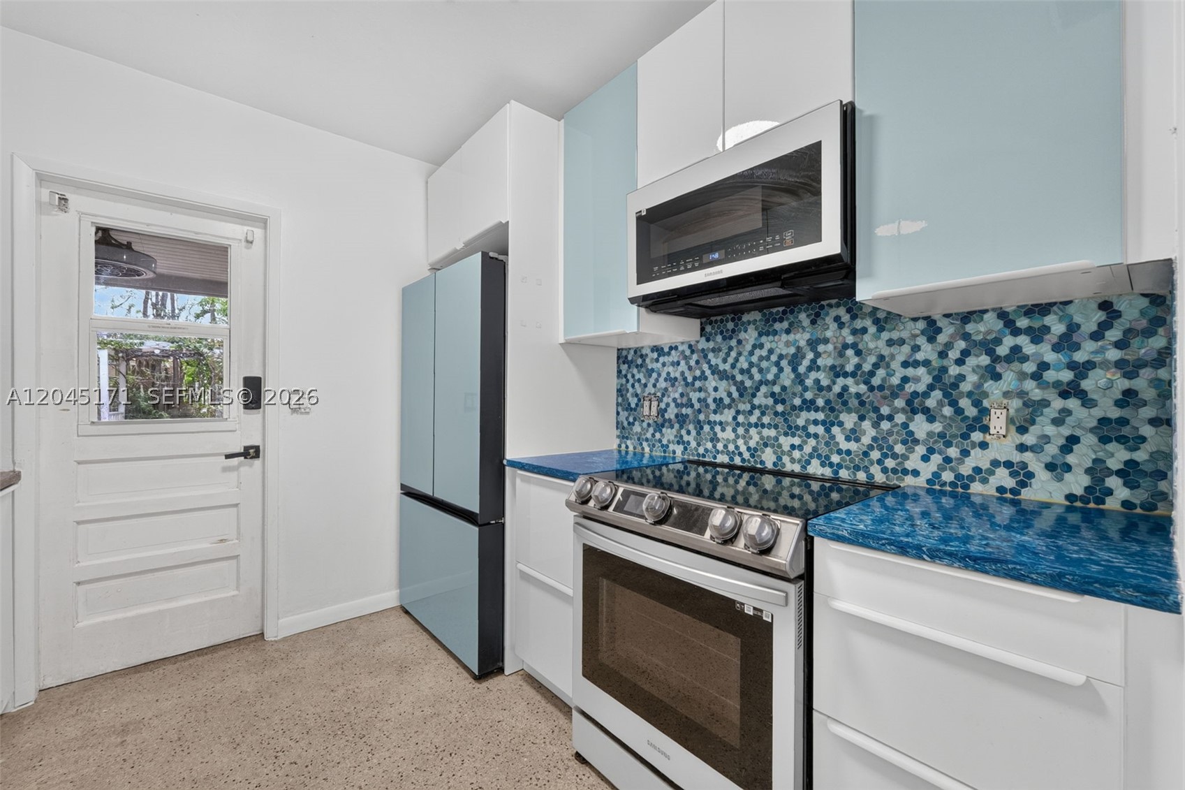 main property photo 4