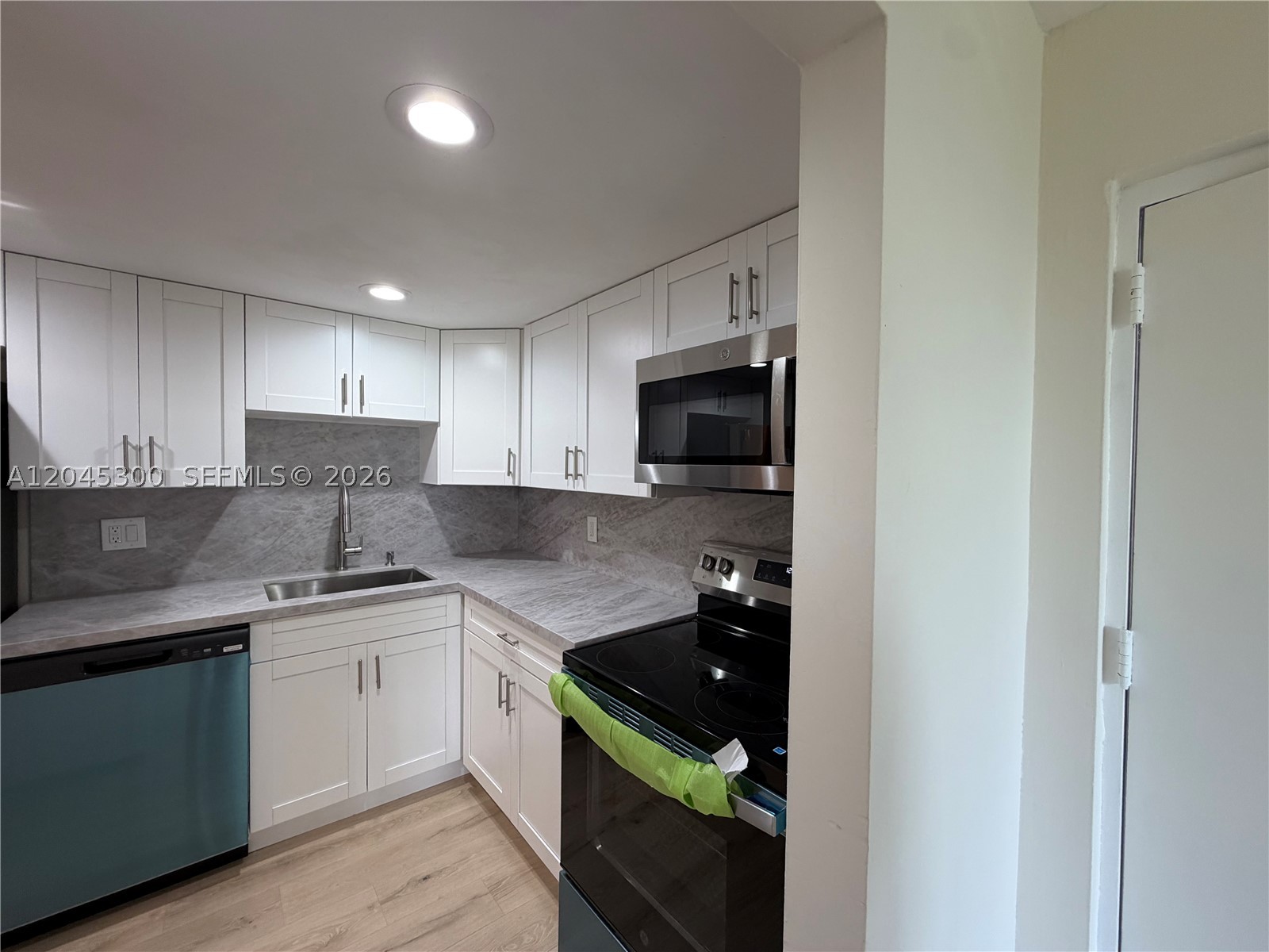 property viewer photo 1