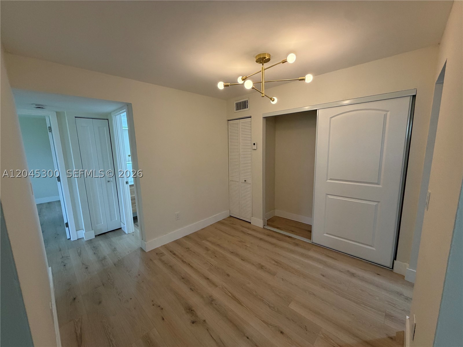 property viewer photo 10