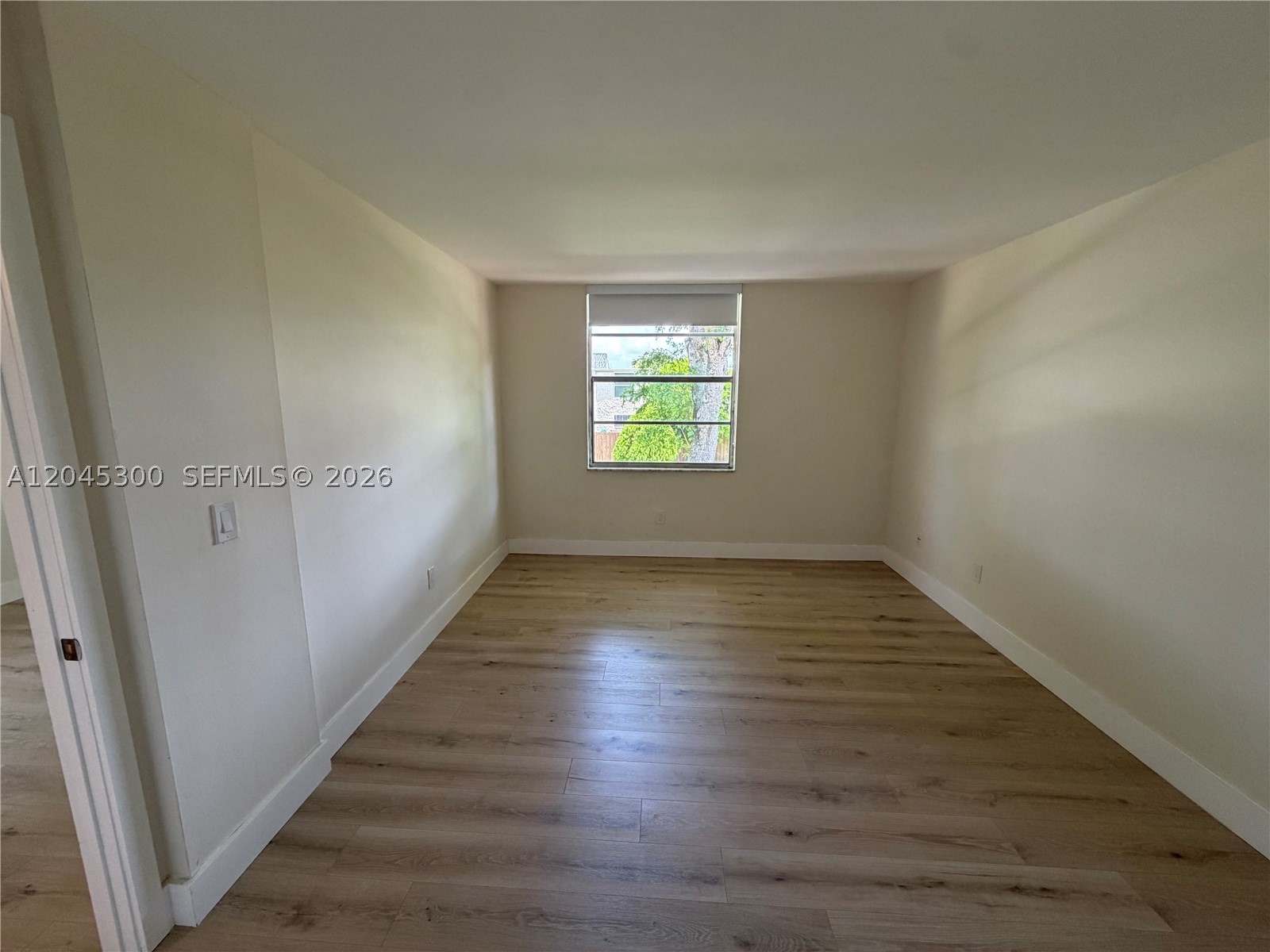 property viewer photo 15