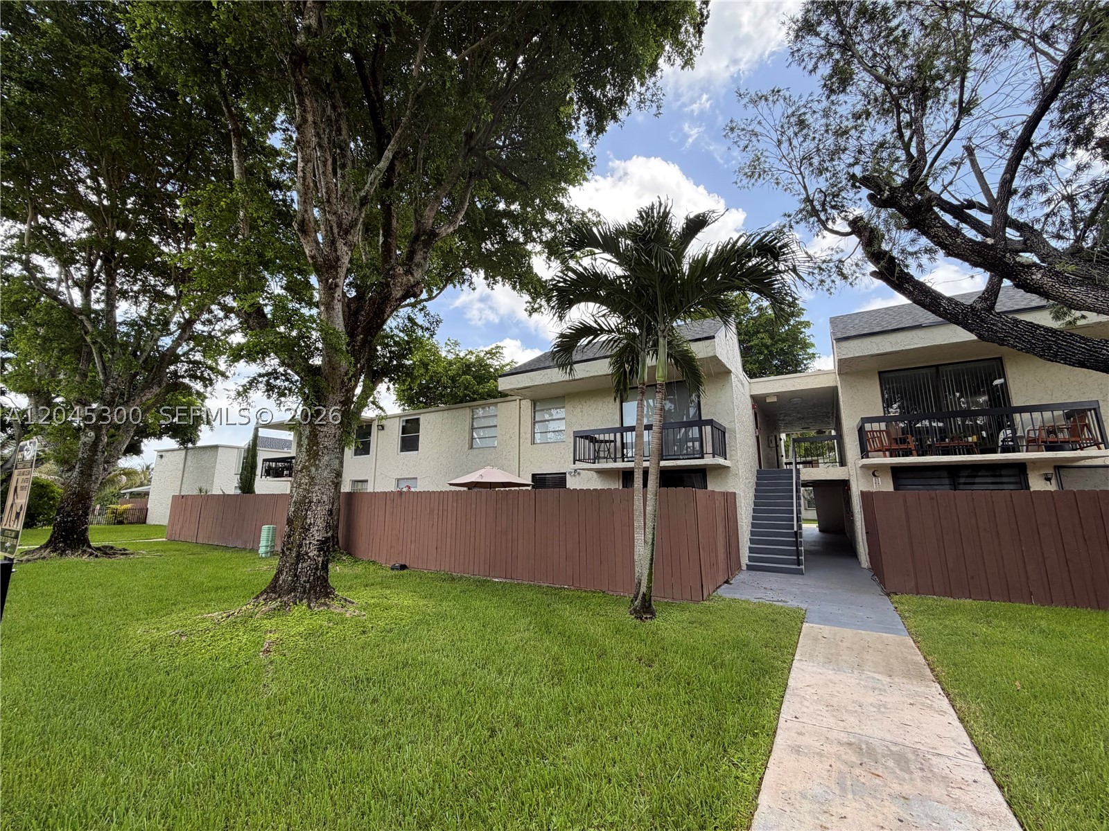 property viewer photo 20