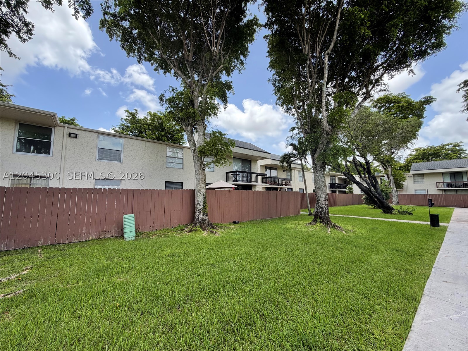 property viewer photo 23