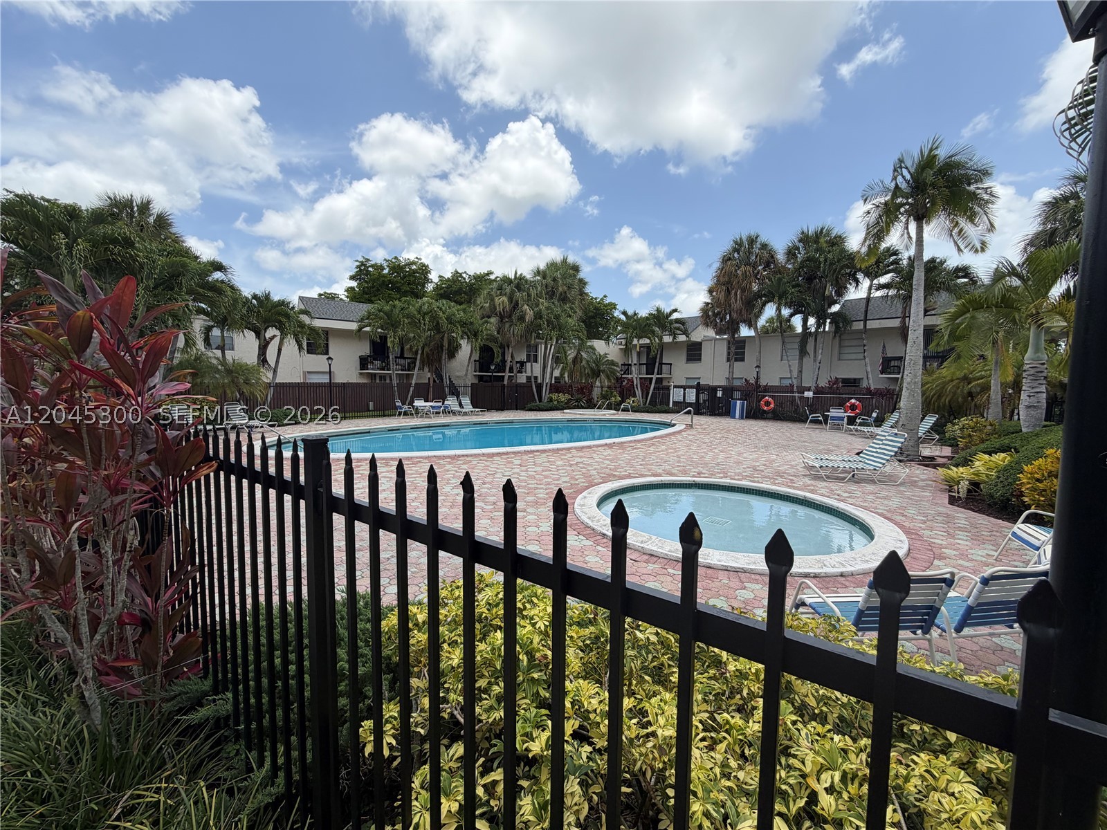 property viewer photo 26