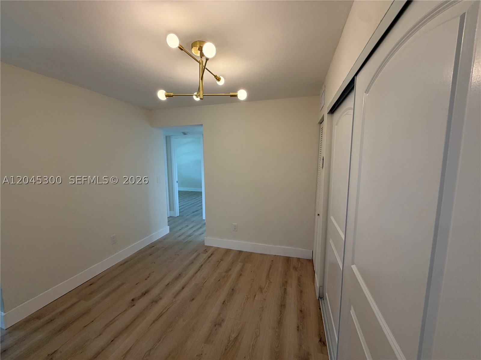 property viewer photo 7