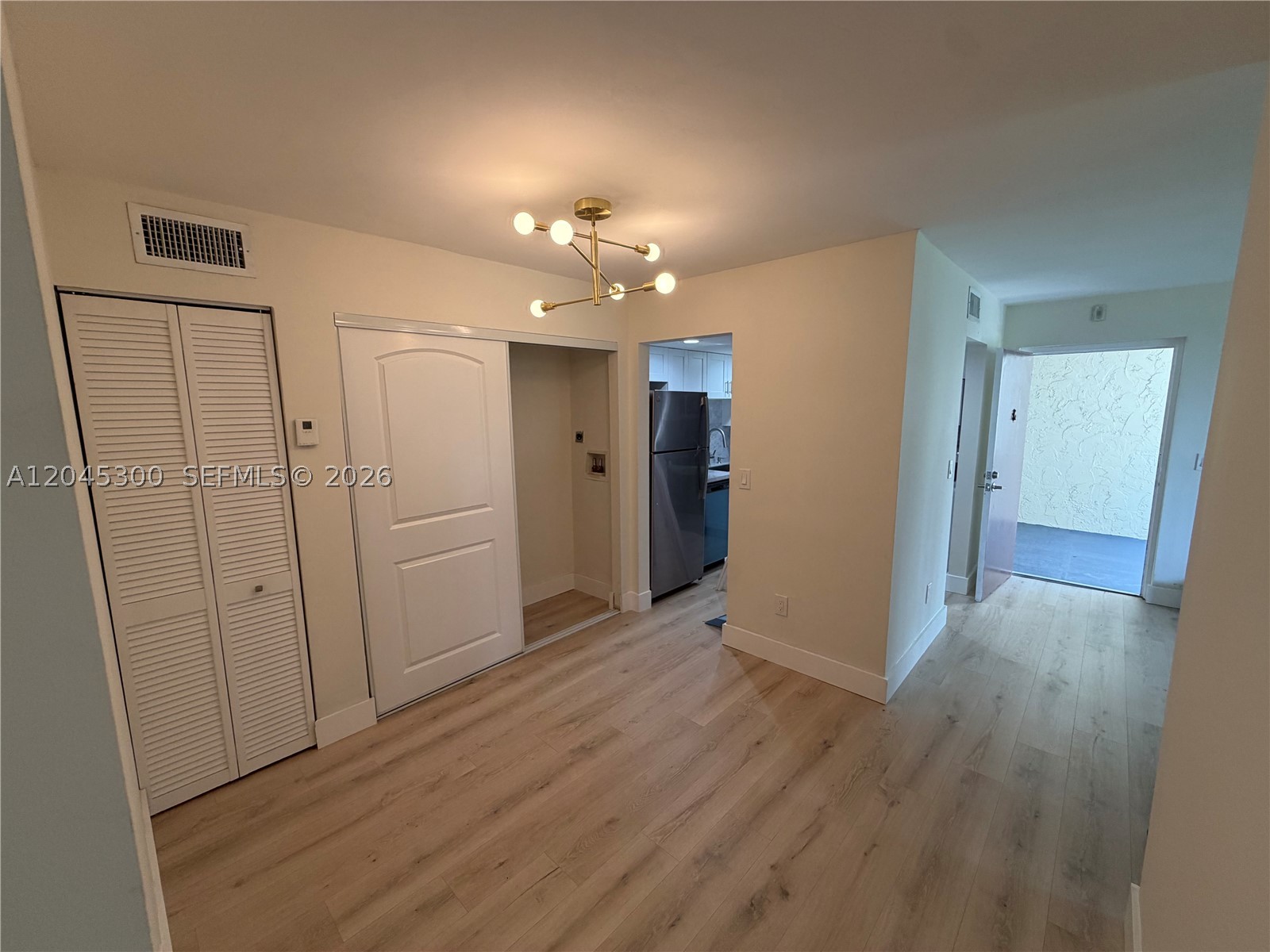 property viewer photo 9