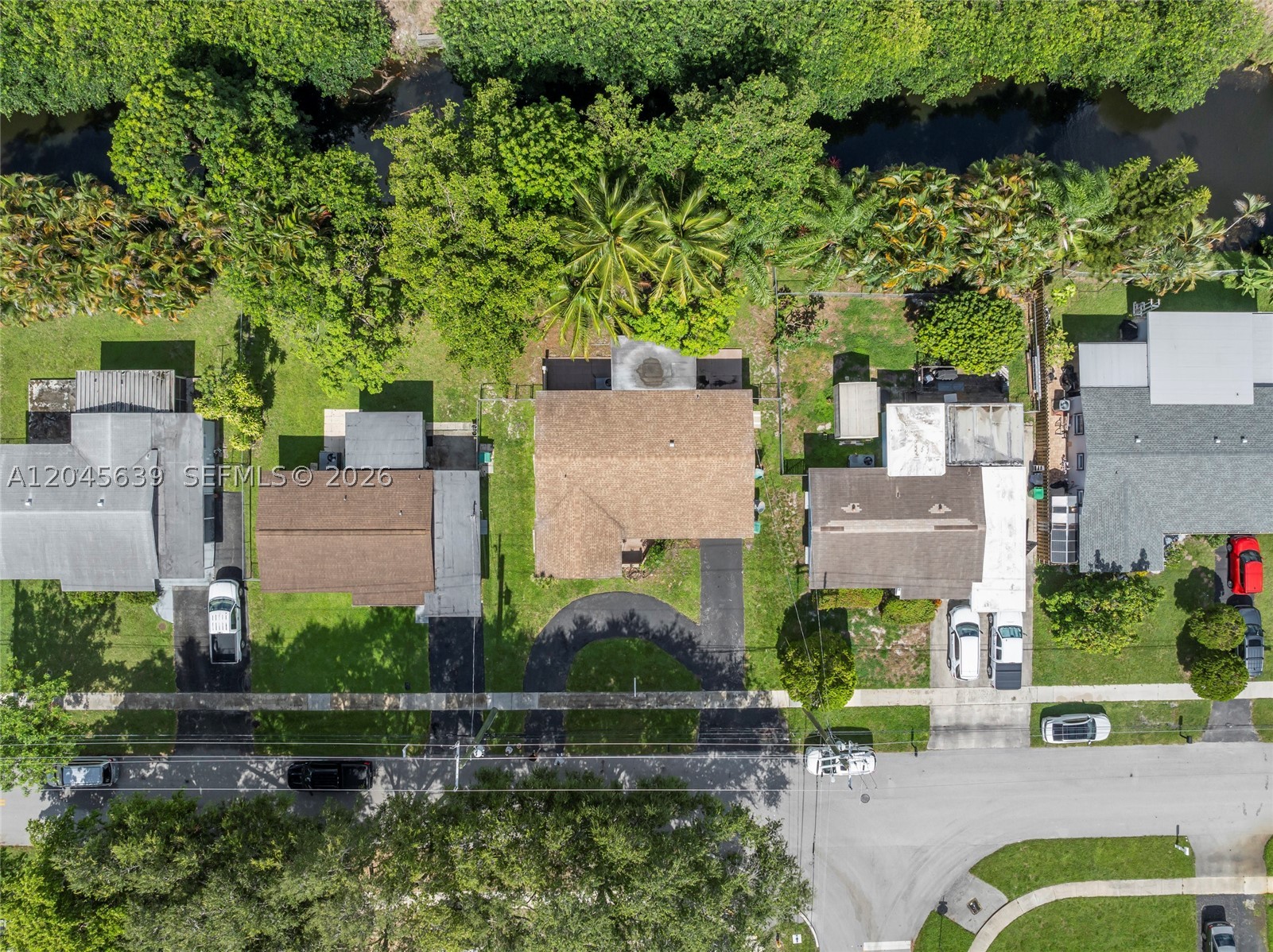 main property photo 17
