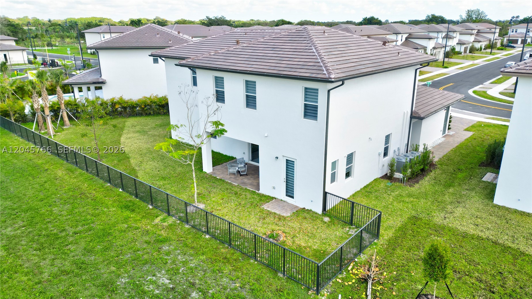 main property photo 37